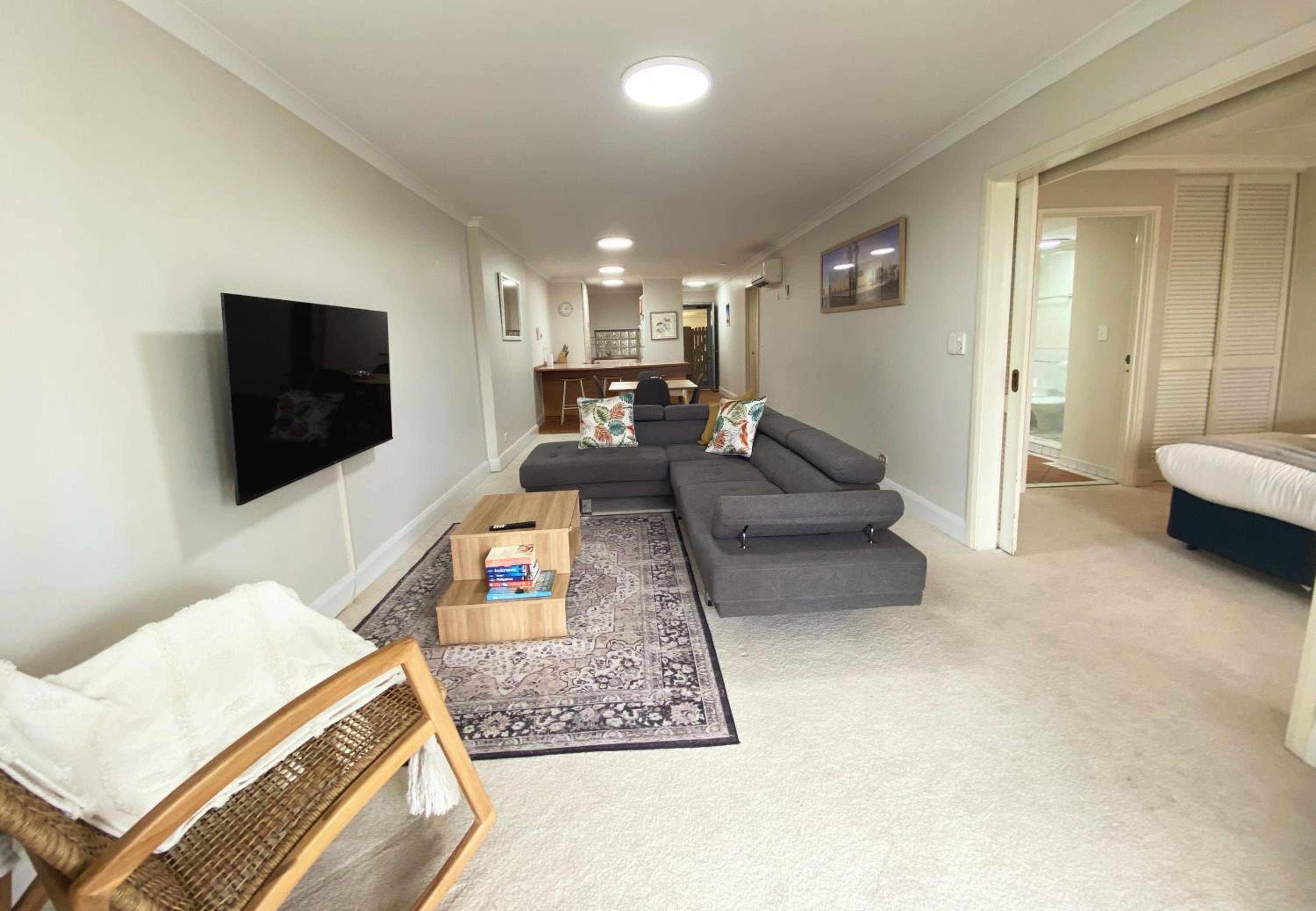 Sunset Shores Scarborough King Bed Beachfront