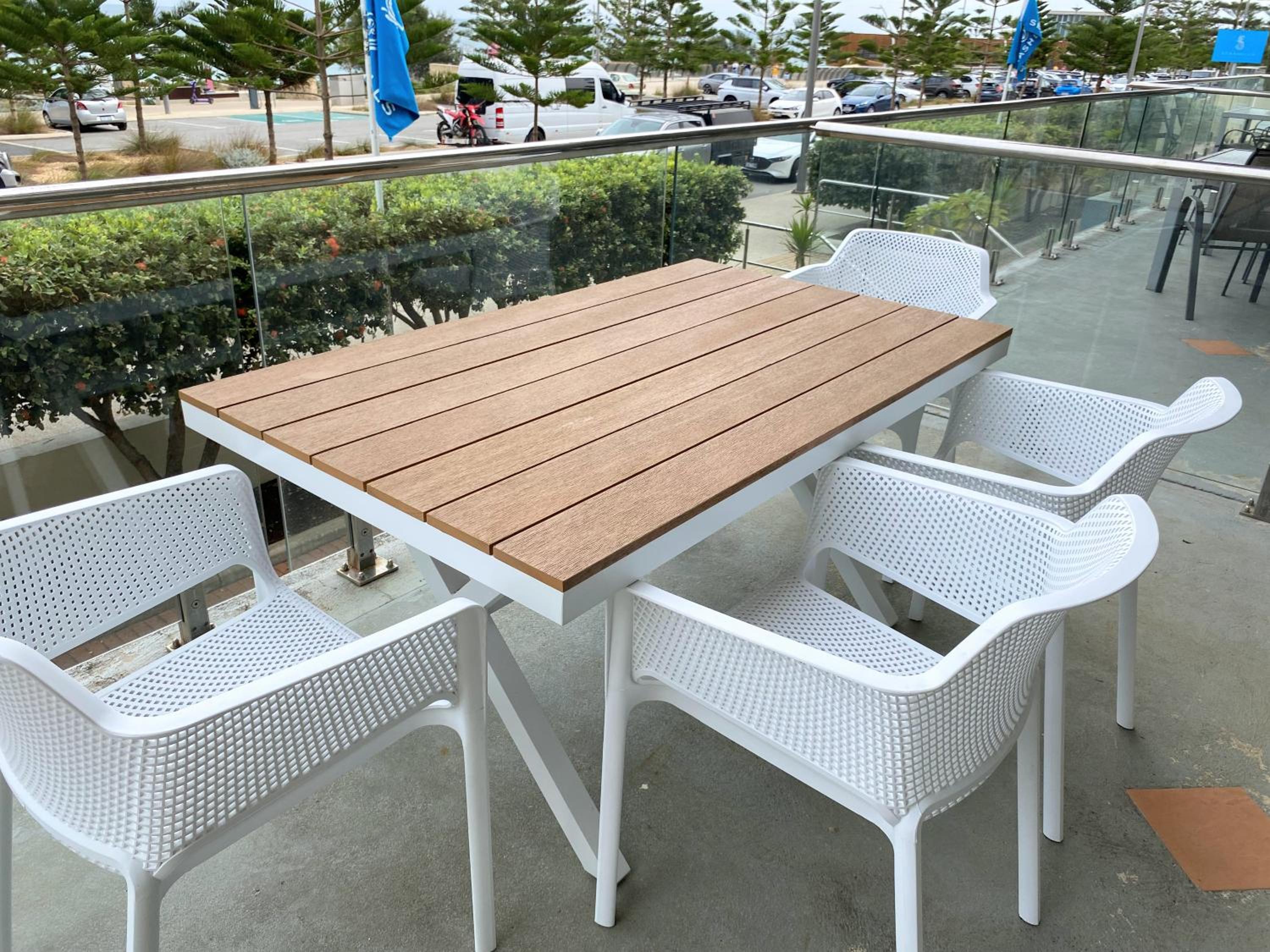 Sunset Shores Scarborough King Bed Beachfront
