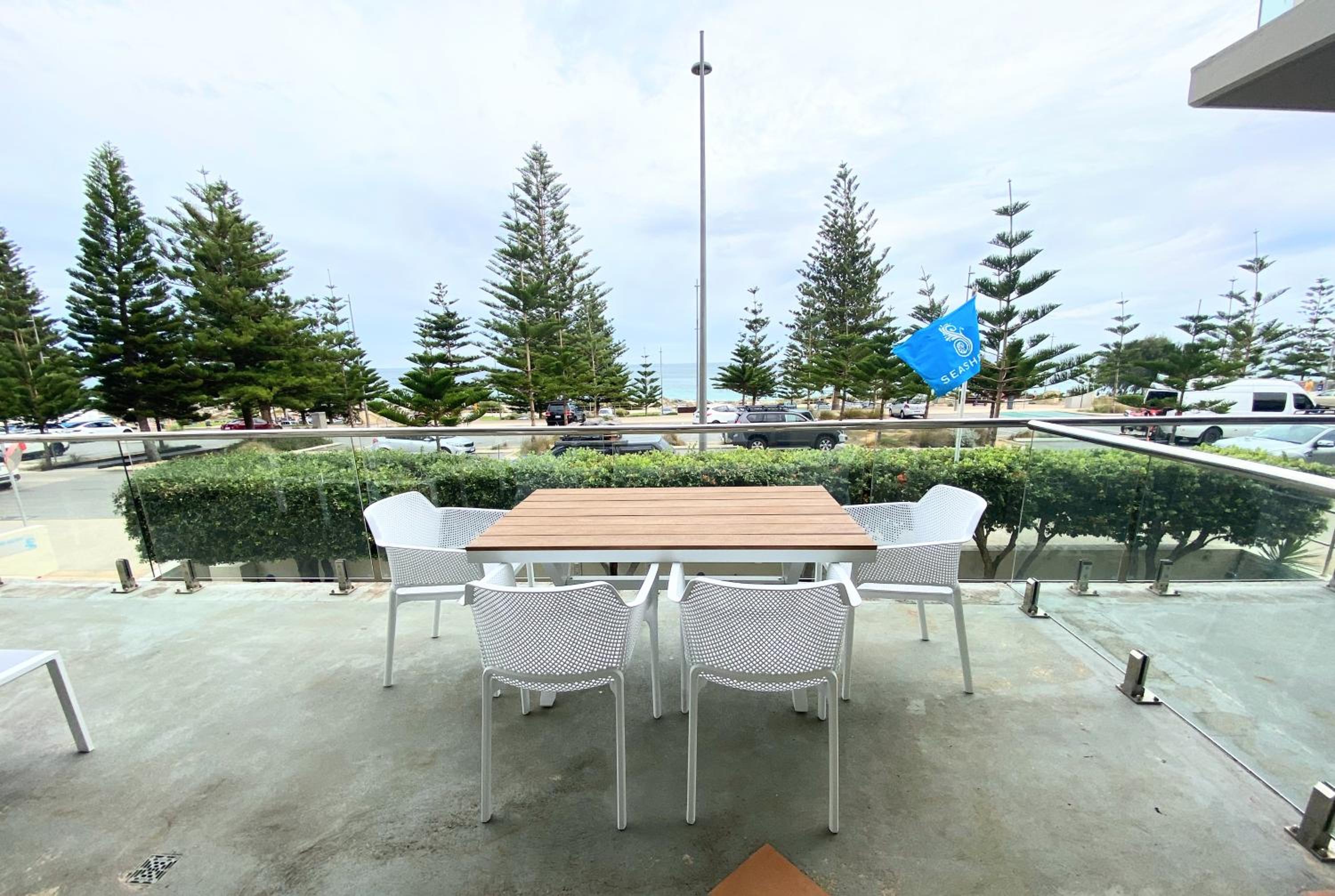 Sunset Shores Scarborough King Bed Beachfront
