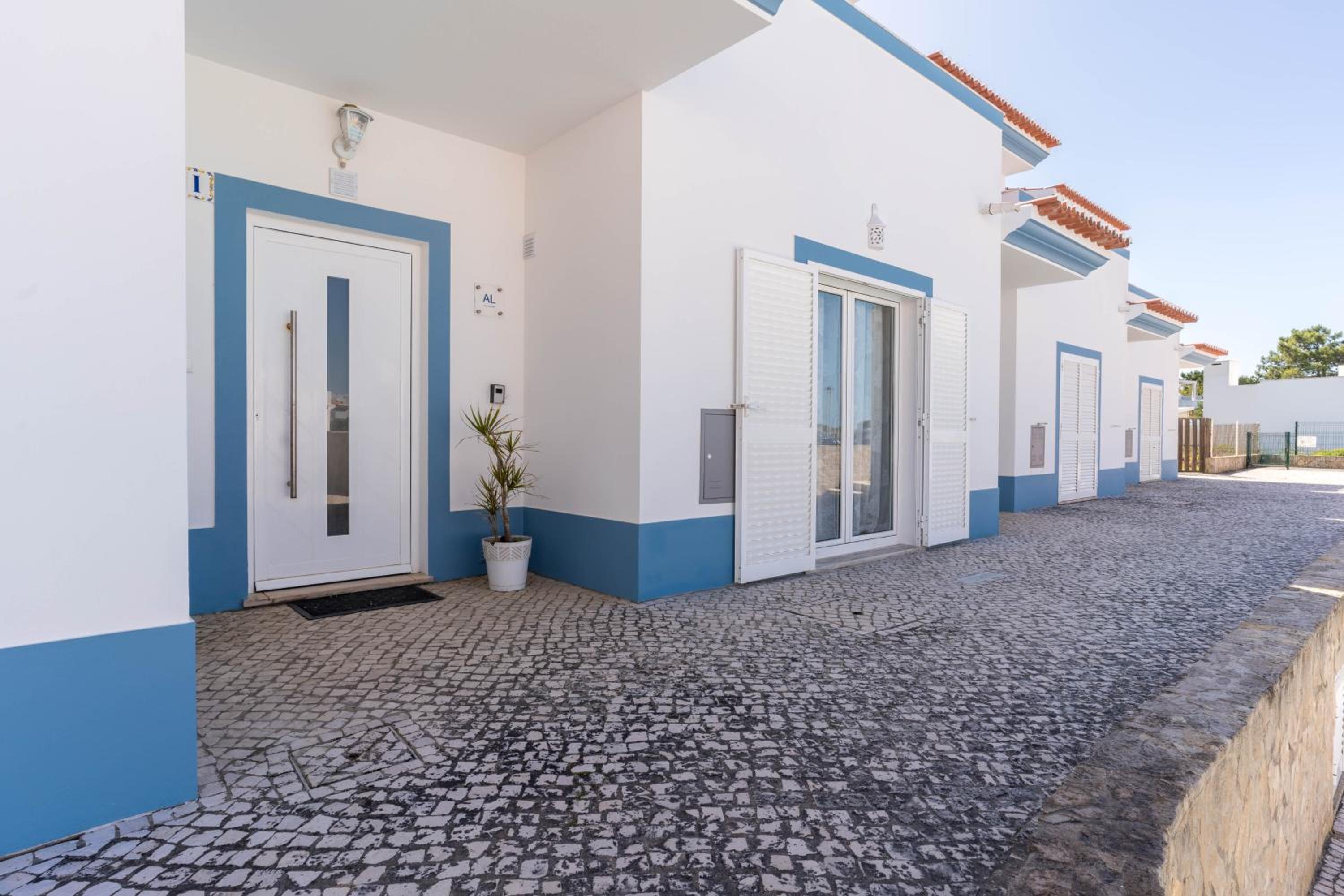 Vivenda Duneta - in Walking Distance to the Beach by Lisbeyond view 2