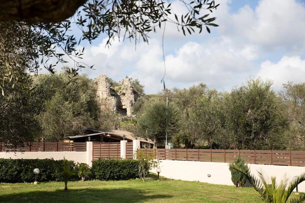 Gardiki Castle House