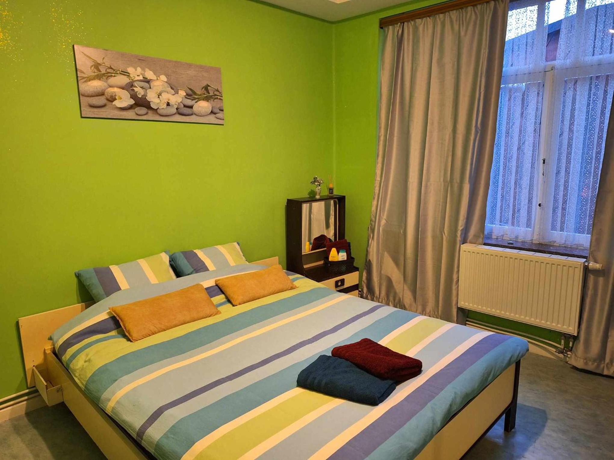 Simpele slaapkamer Geraardsbergen