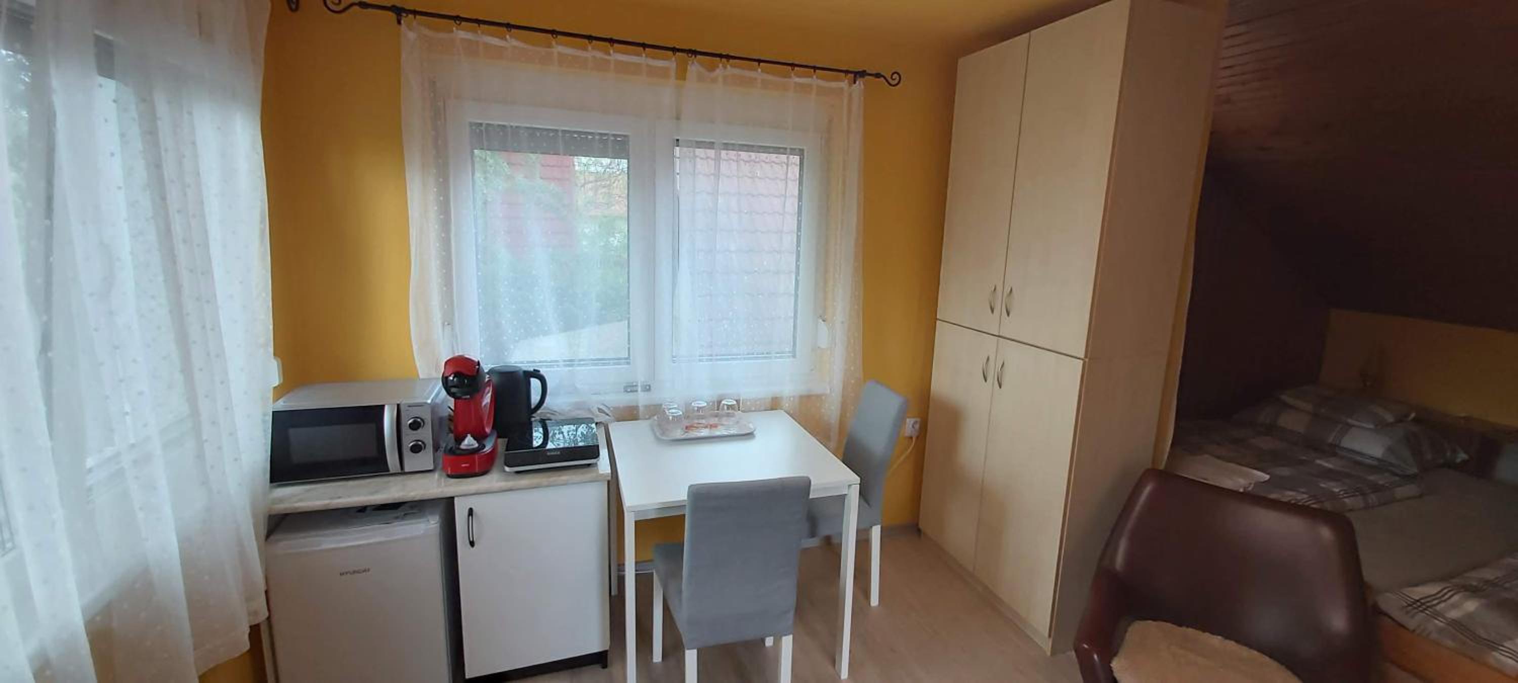 Vidra Apartman Zamárdi - 60 meters from Lake Balaton! view 4