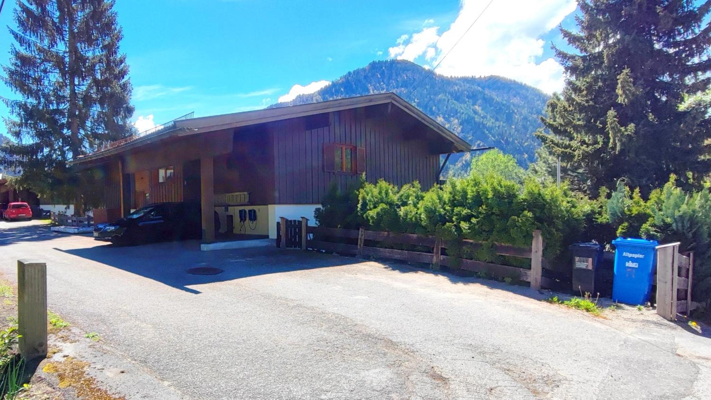 Homely Stay Velosoph Quartier - Familienfreundliches Ferienhaus mit 3 Schlafzimmern, 300m zur Ski-Piste, E-Auto Ladestation