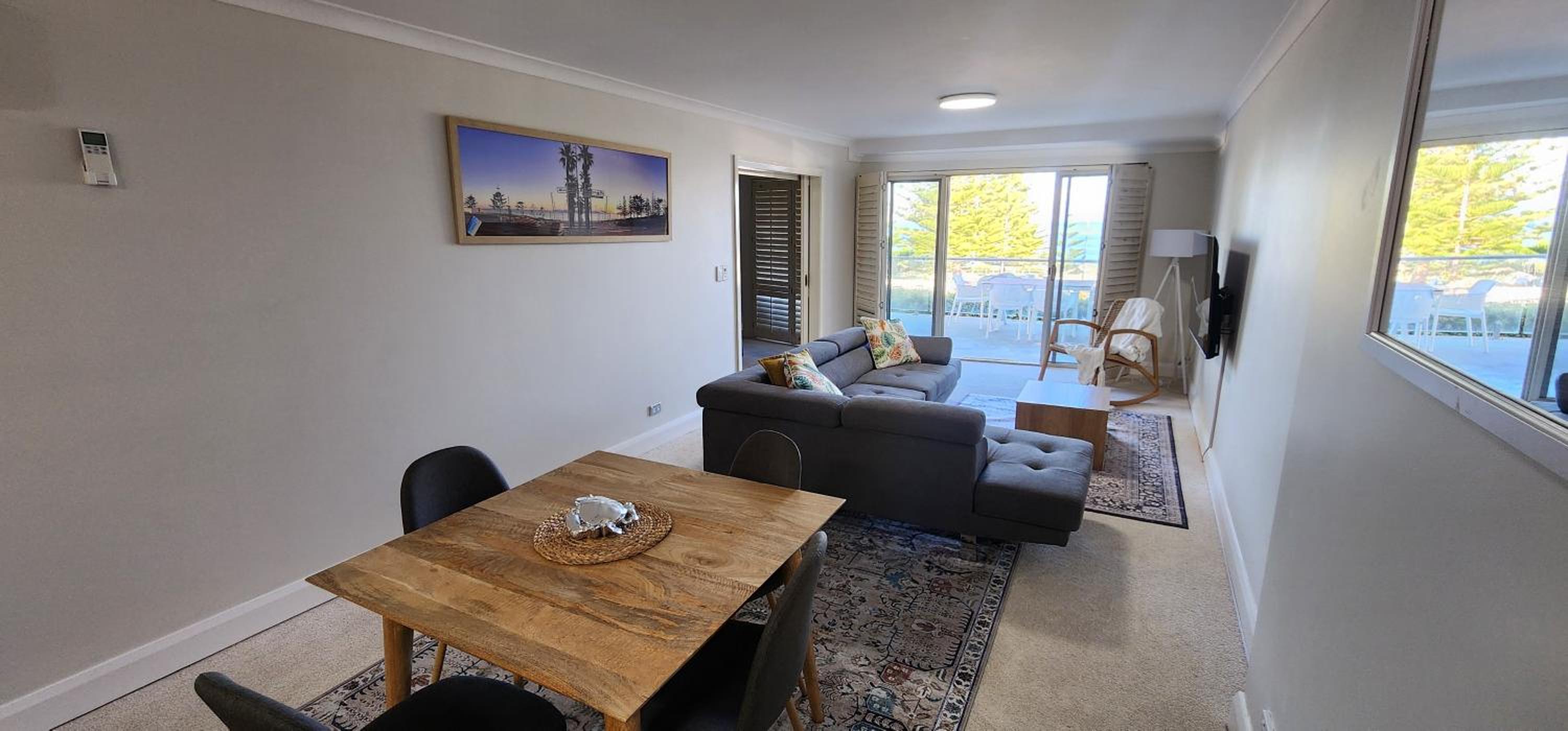 Sunset Shores Scarborough King Bed Beachfront
