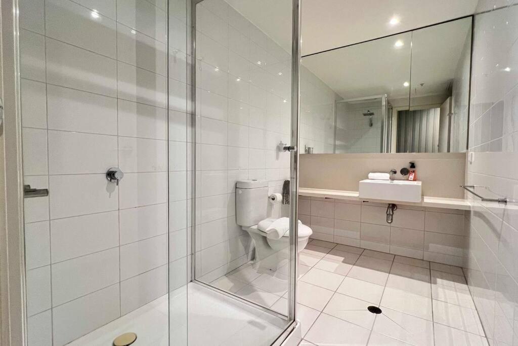 1BR CBD Opposite Southern Cross & Marvel Stadium!