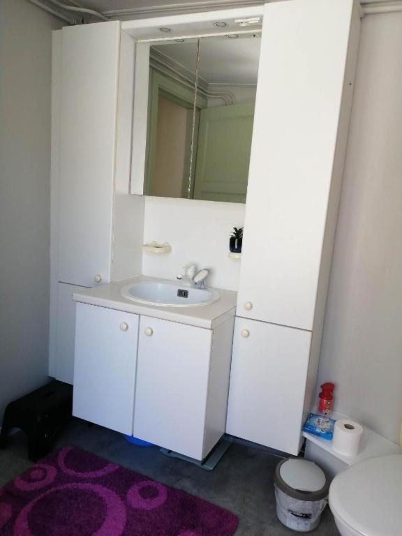 Eenvoudige slaapkamer Geraardsbergen