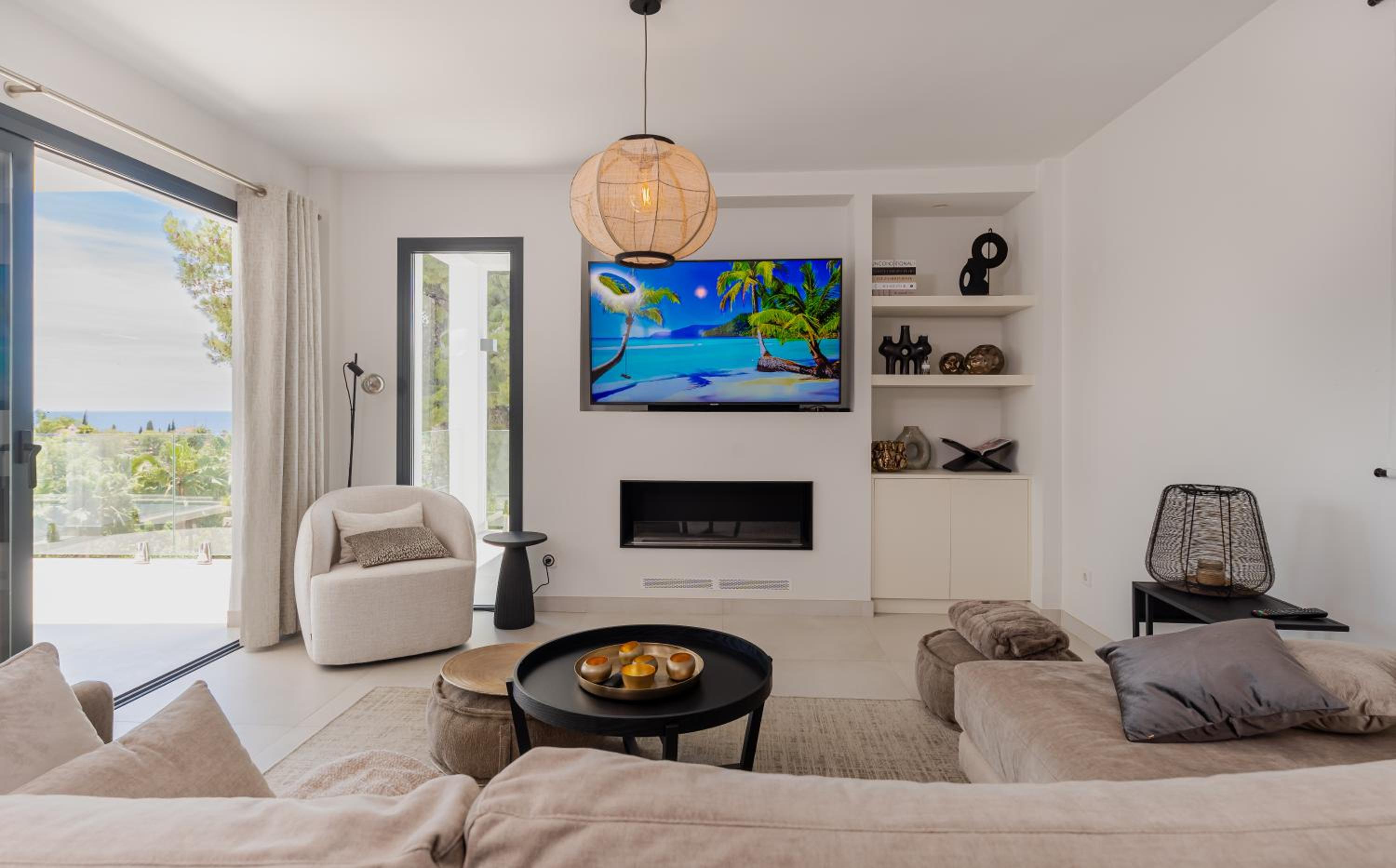 Wonderful Villa Near Beach with Mediterranean Views