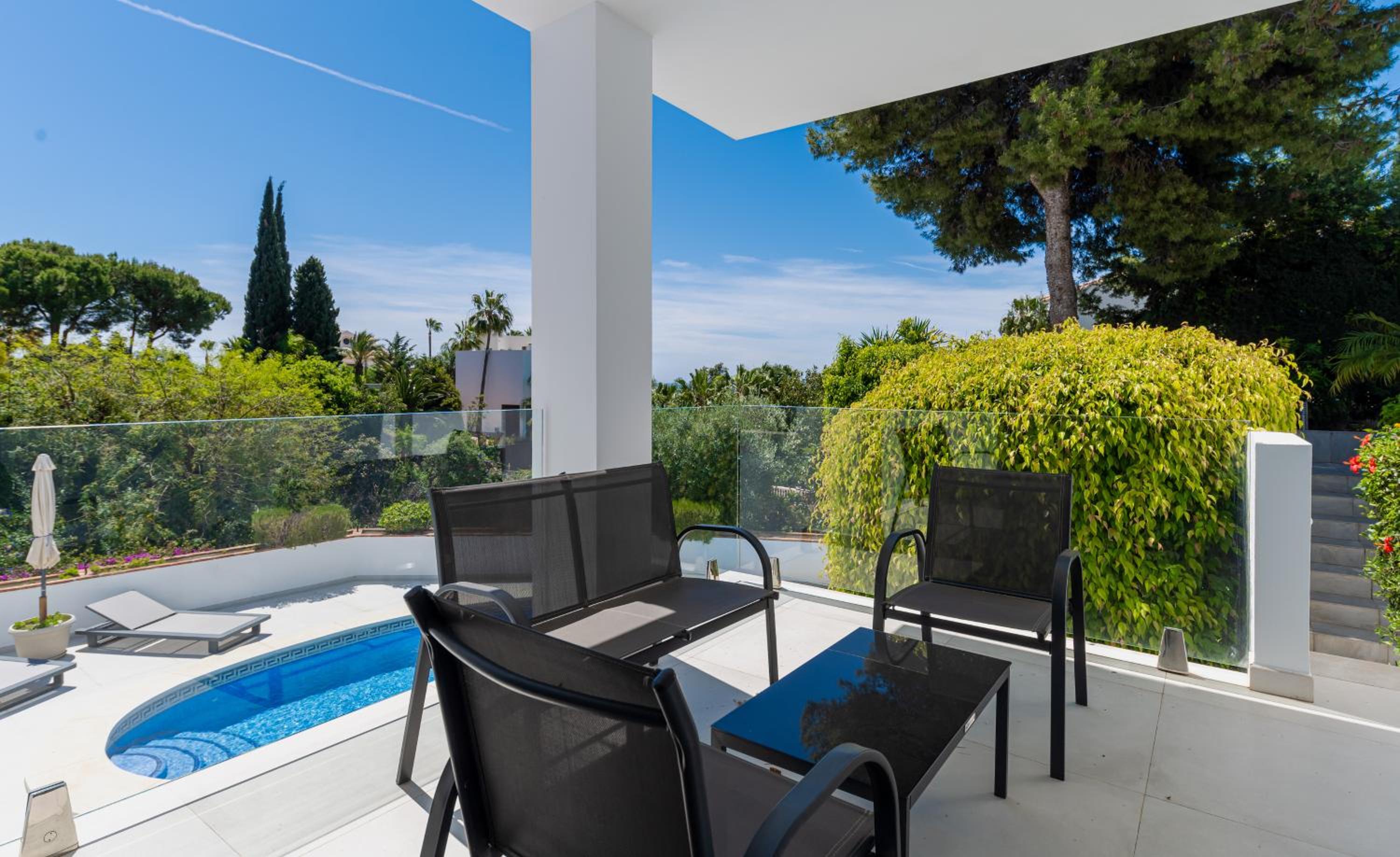 Wonderful Villa Near Beach with Mediterranean Views