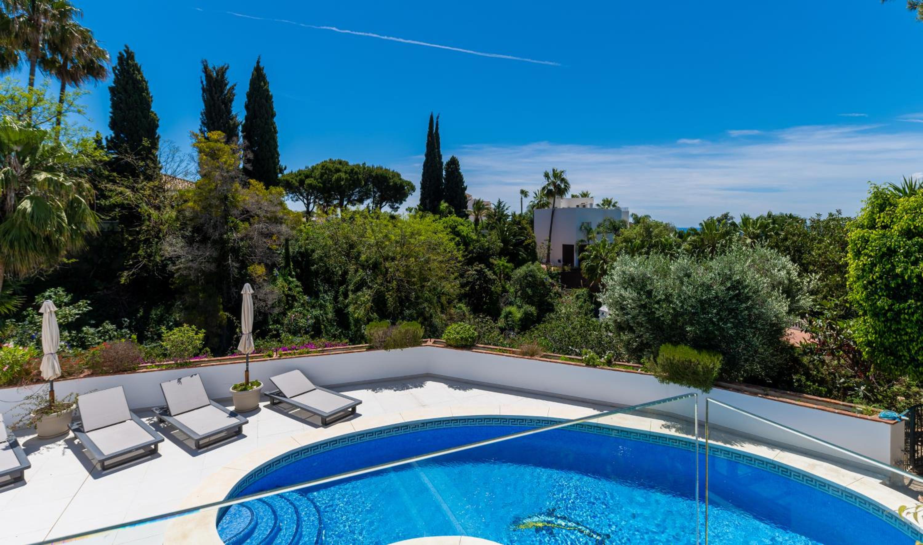 Wonderful Villa Near Beach with Mediterranean Views