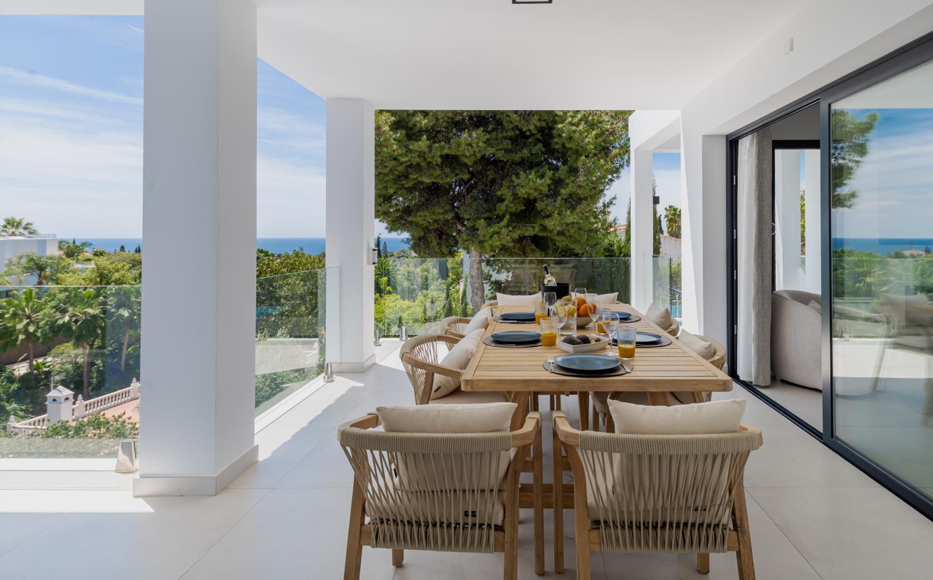Wonderful Villa Near Beach with Mediterranean Views