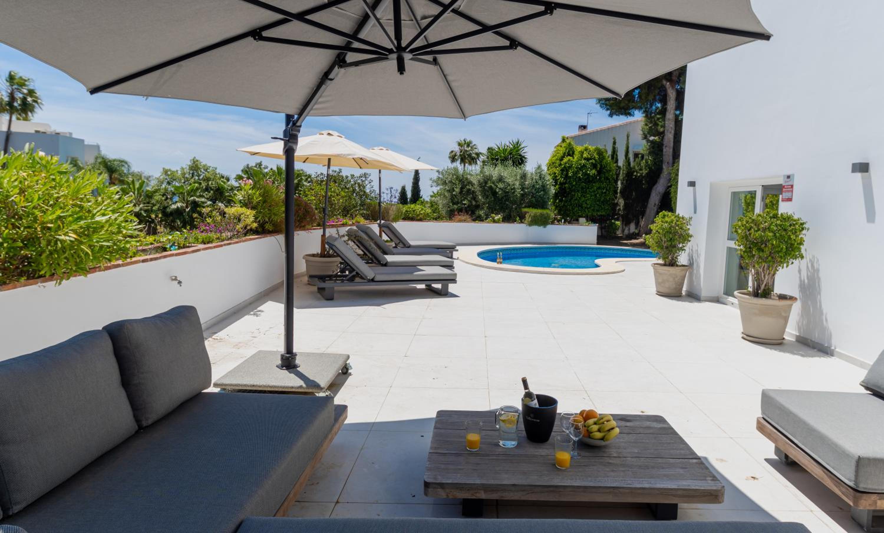 Wonderful Villa Near Beach with Mediterranean Views