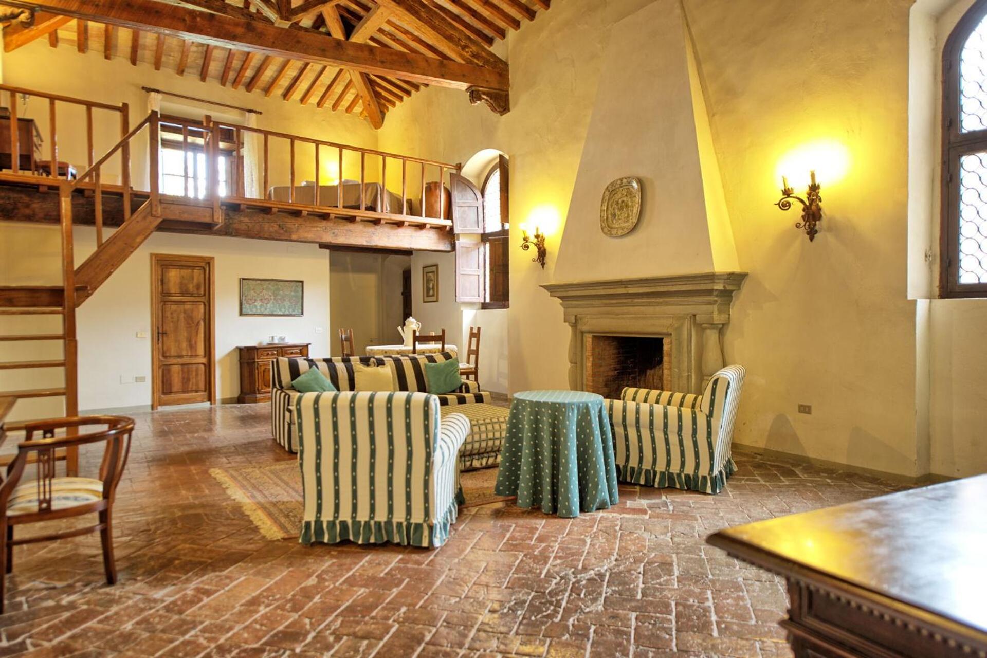 Castello di Montegufoni by PosarelliVillas