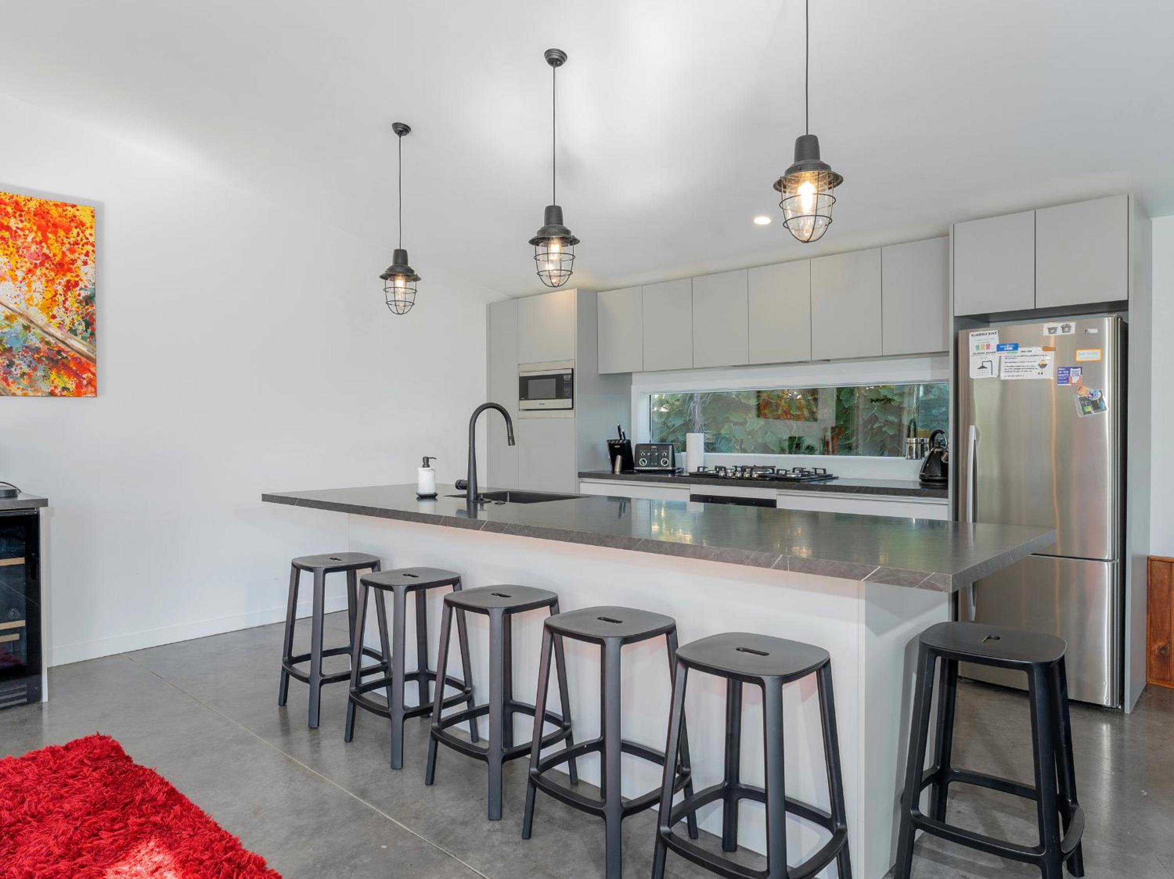 The Summer Stunner - Whitianga Holiday Home