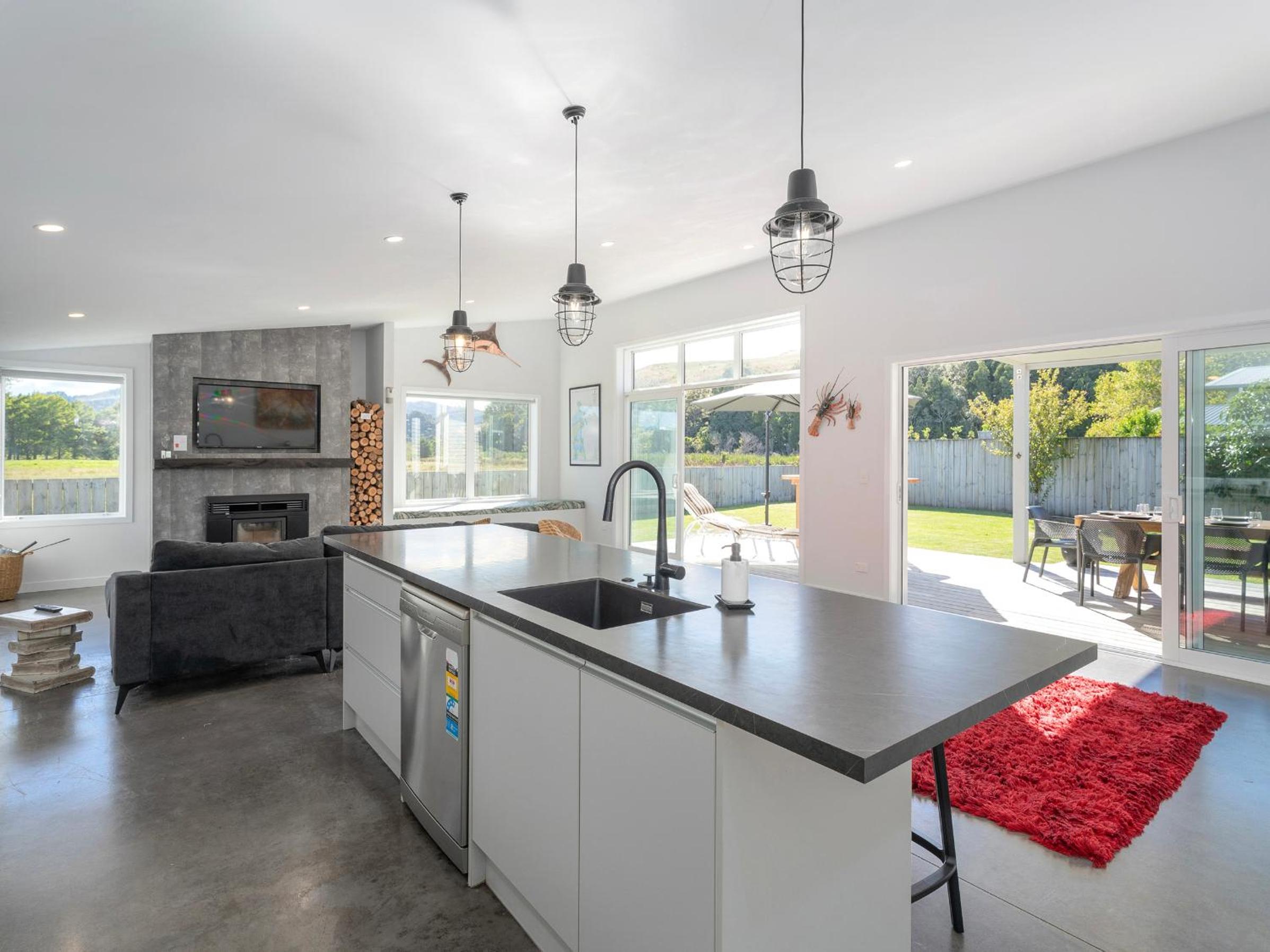 The Summer Stunner - Whitianga Holiday Home
