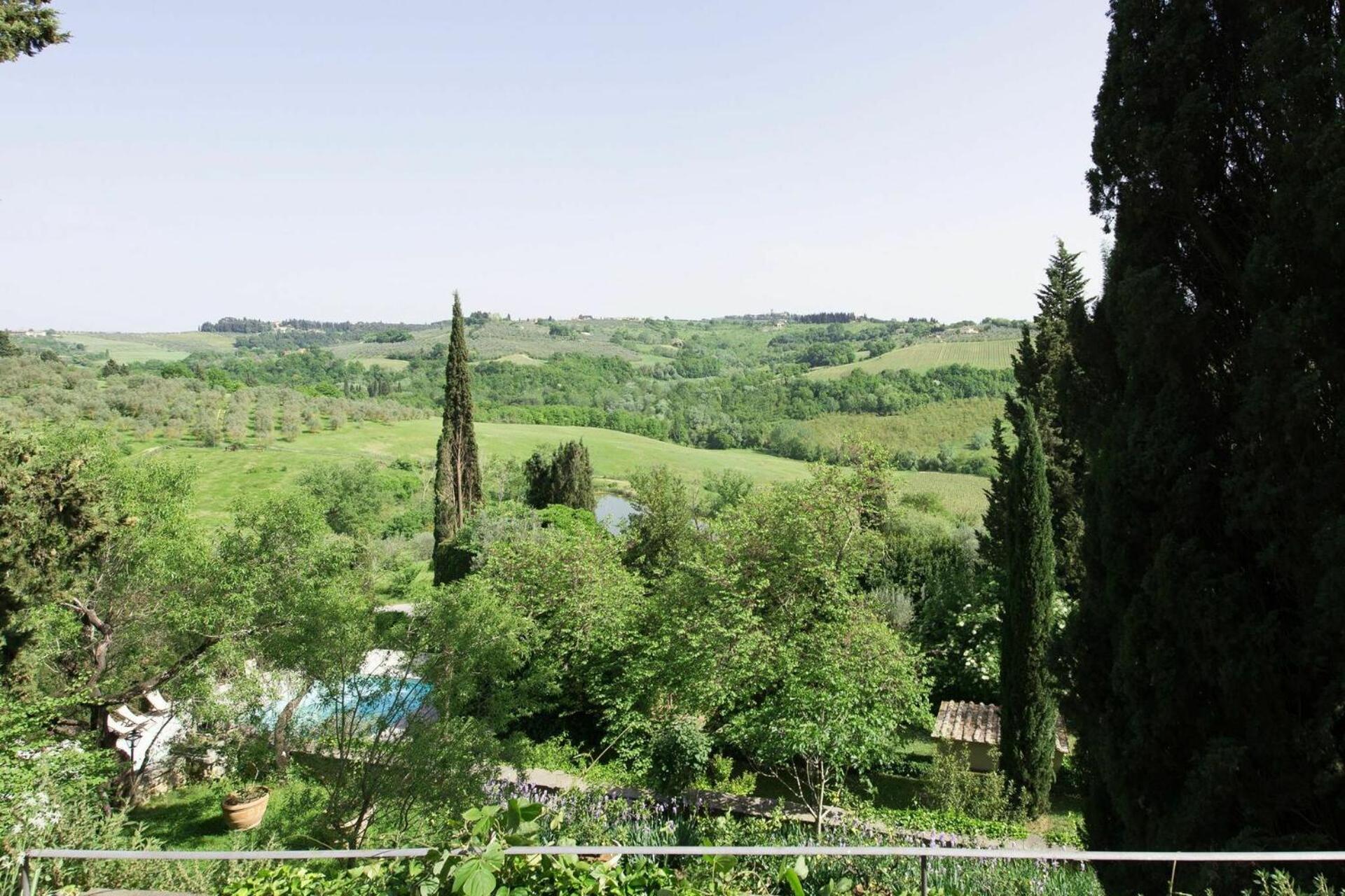 Castello di Montegufoni by PosarelliVillas