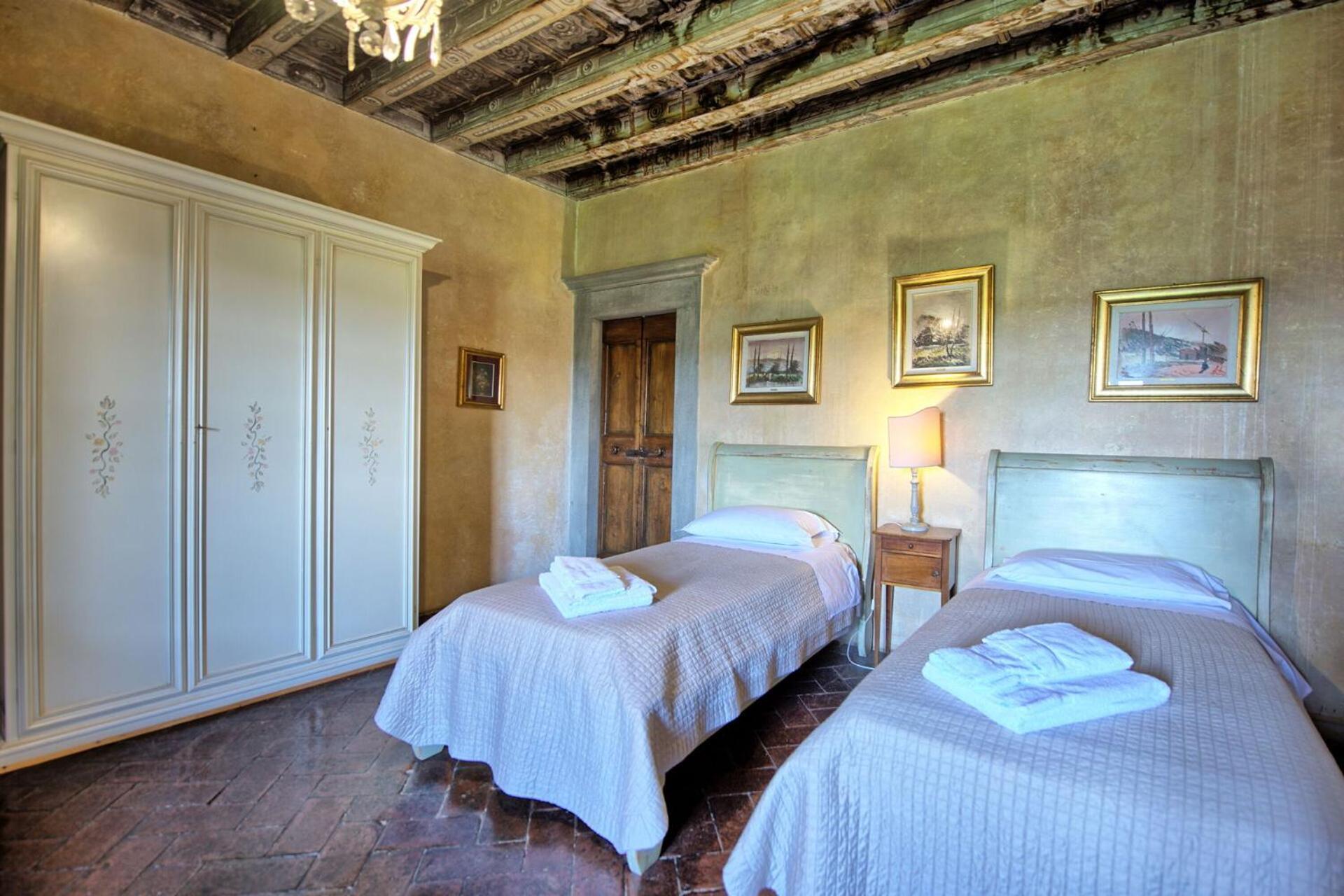 Castello di Montegufoni by PosarelliVillas