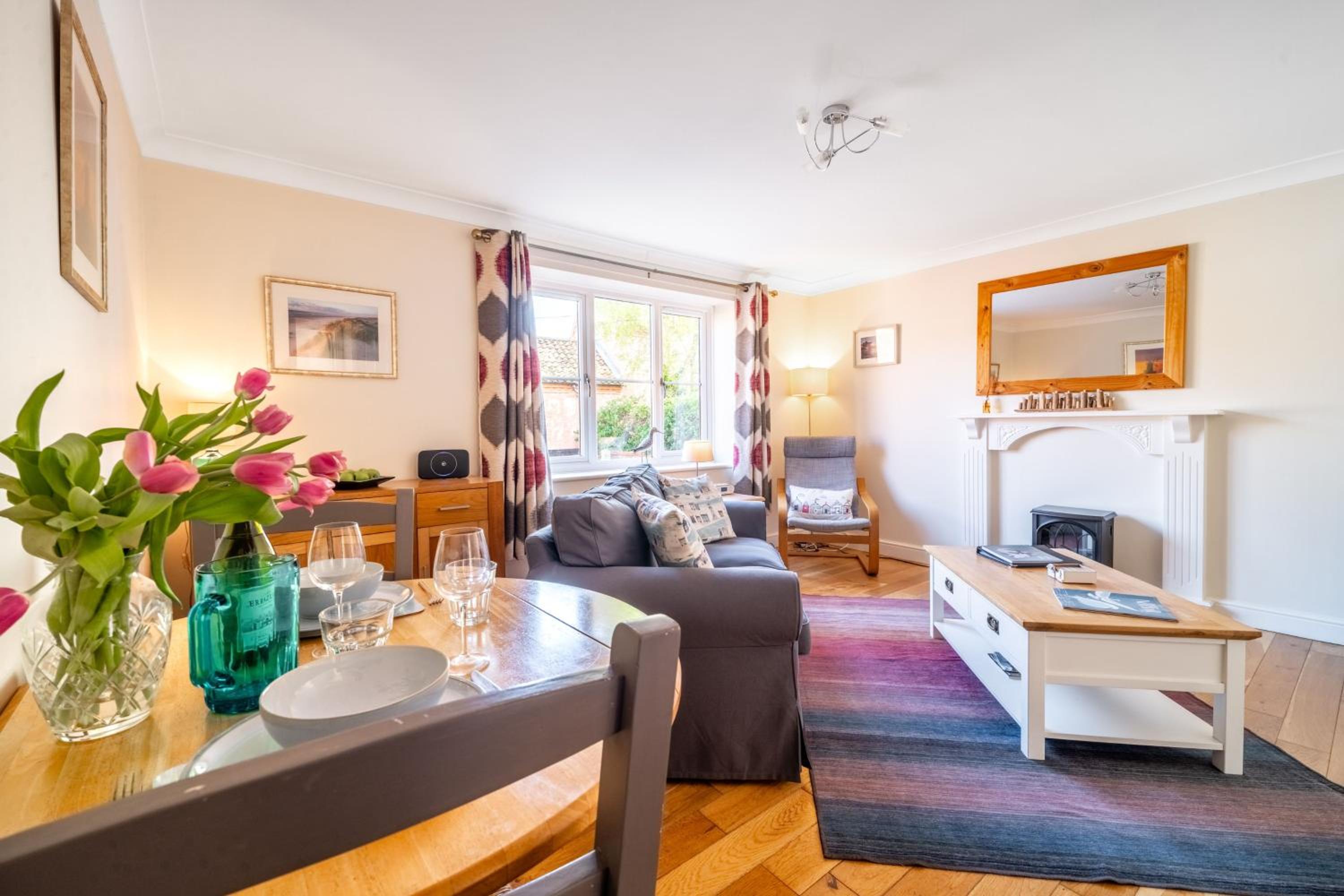 Curlew Apartment