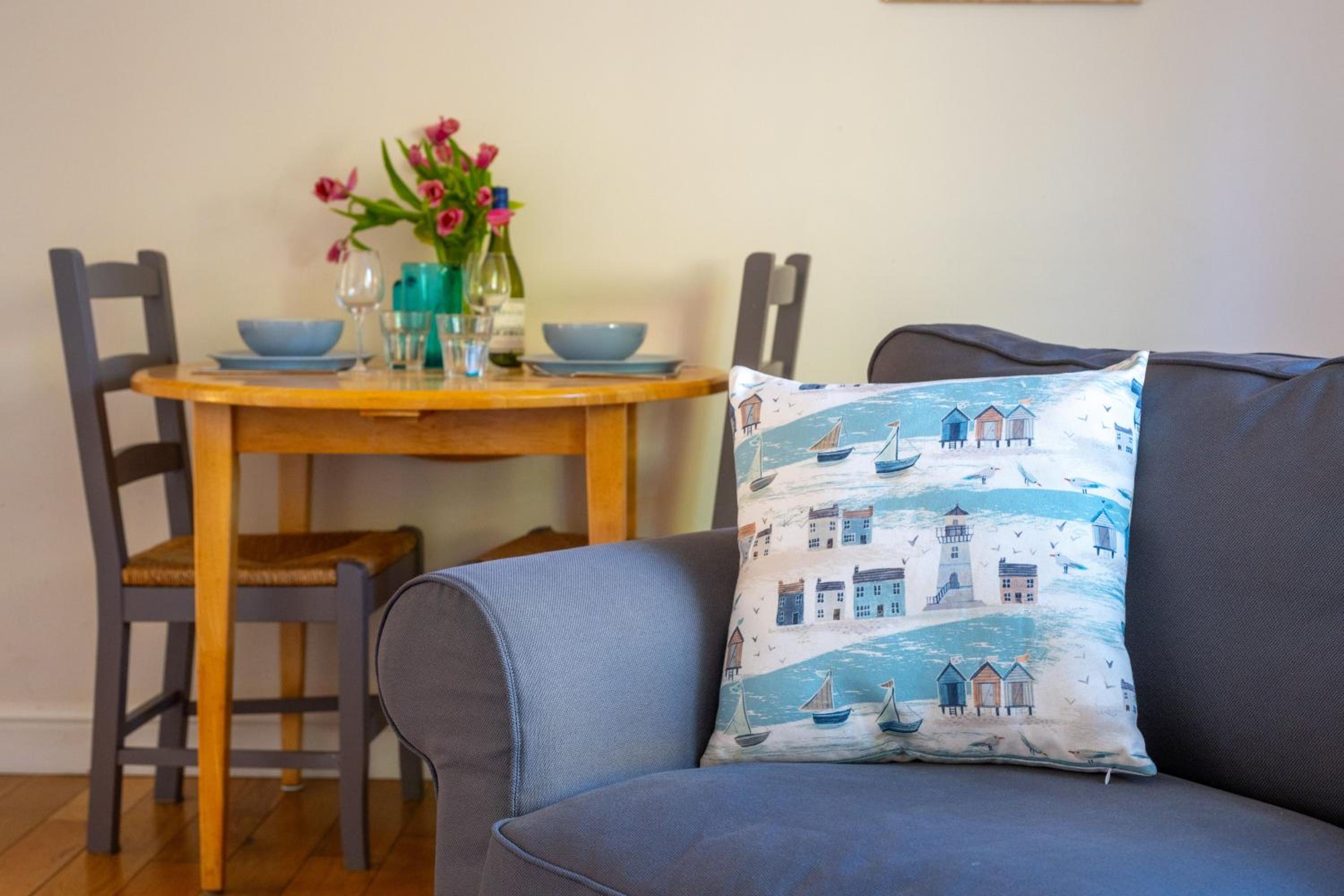Curlew Apartment