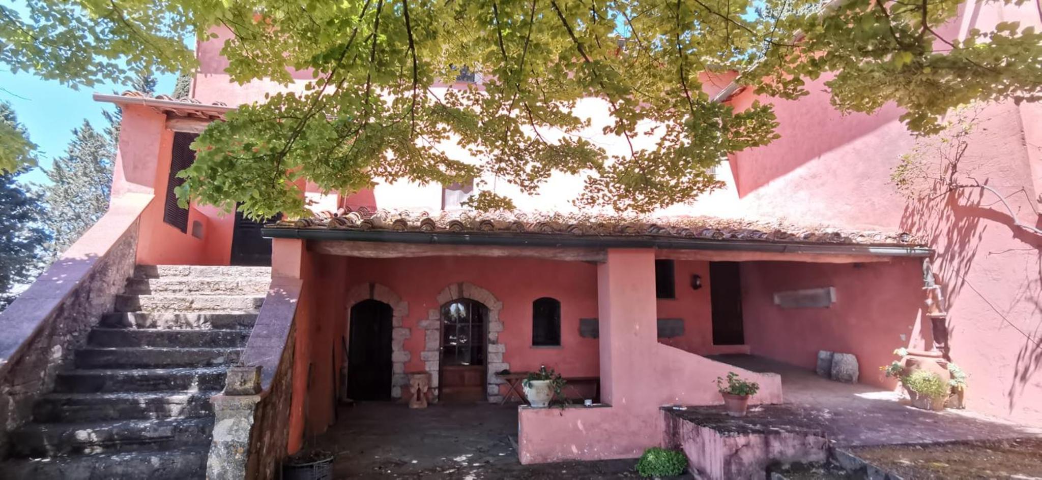 Villa Casale Il Monte view 3