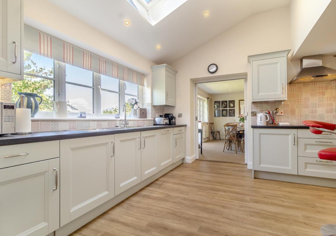 5 Bed in Walberswick oc-hfairh