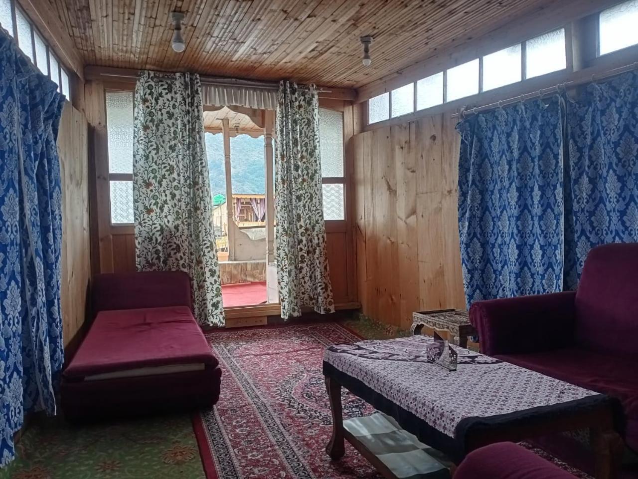 Photo 10