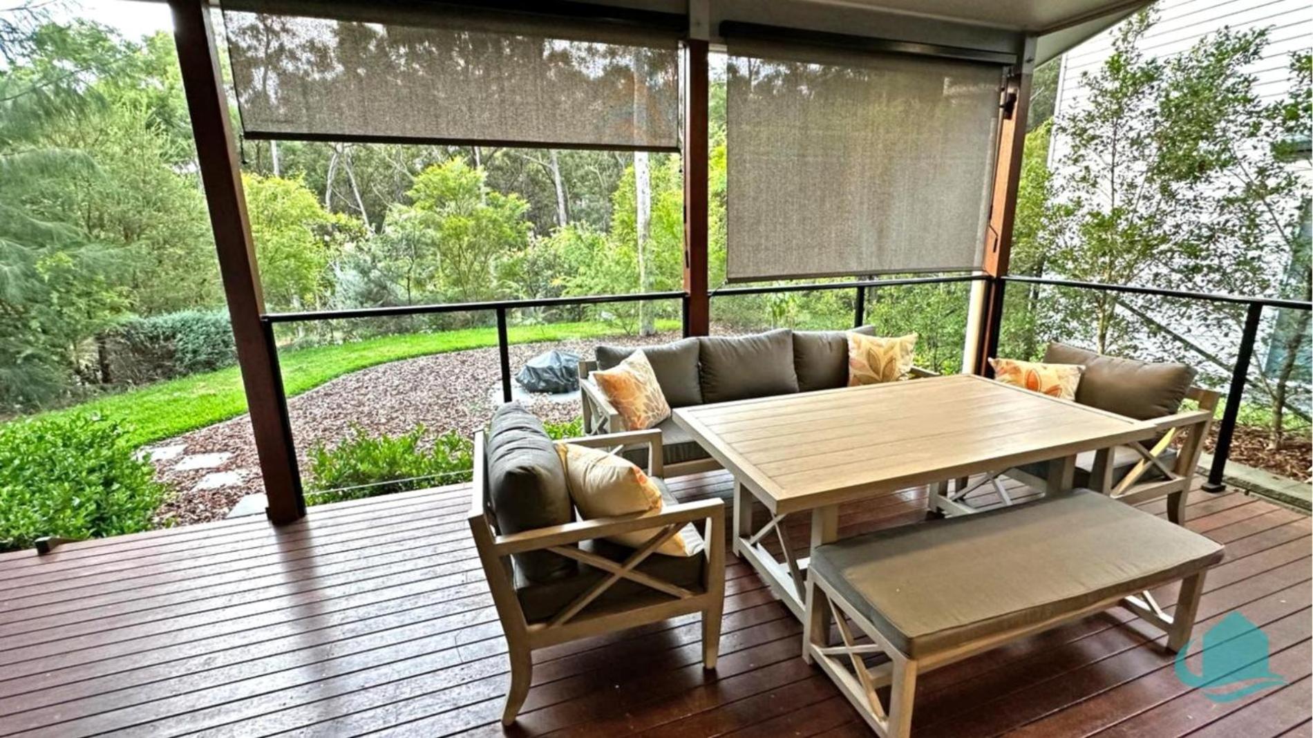 Lake Breeze - private pool