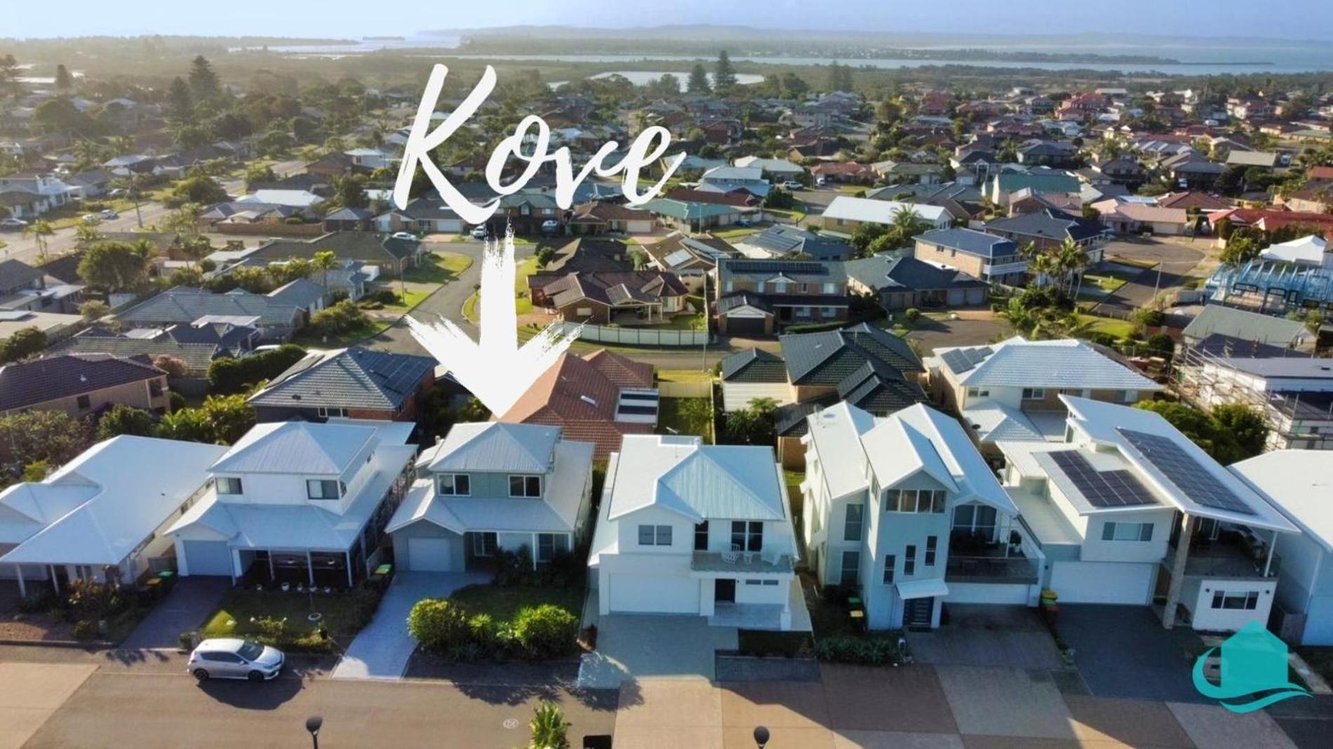 Kove at Caves Beach- Beach and pool access