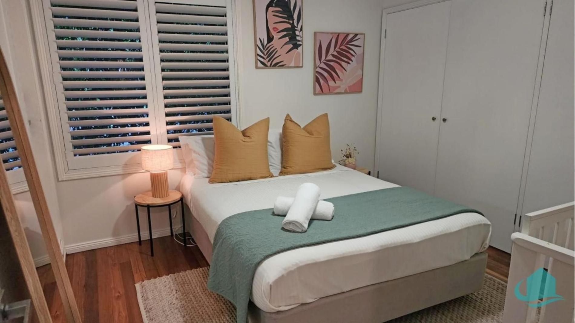 Splendour Hideaway - Luxury pool at Caves Beach
