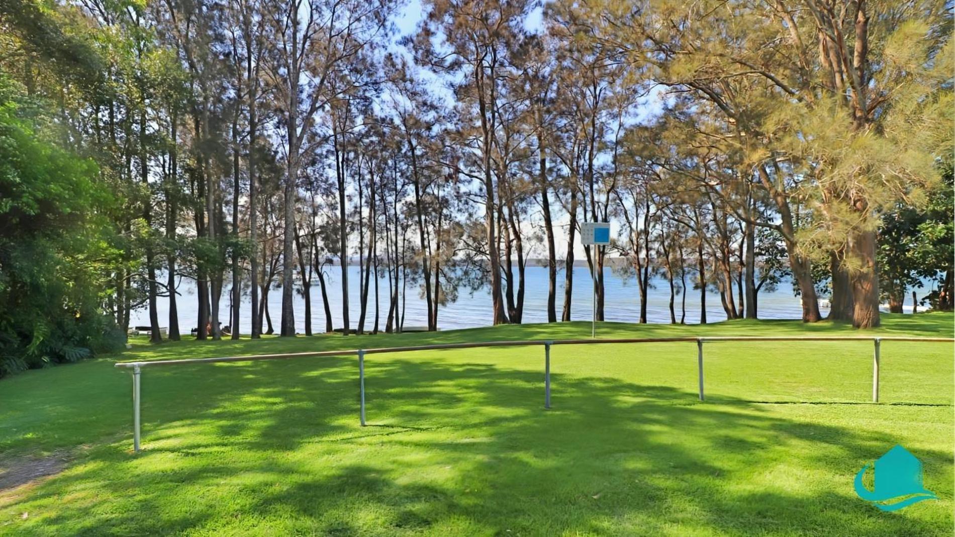 Balcolyns Beauty - the ultimate lakeside escape