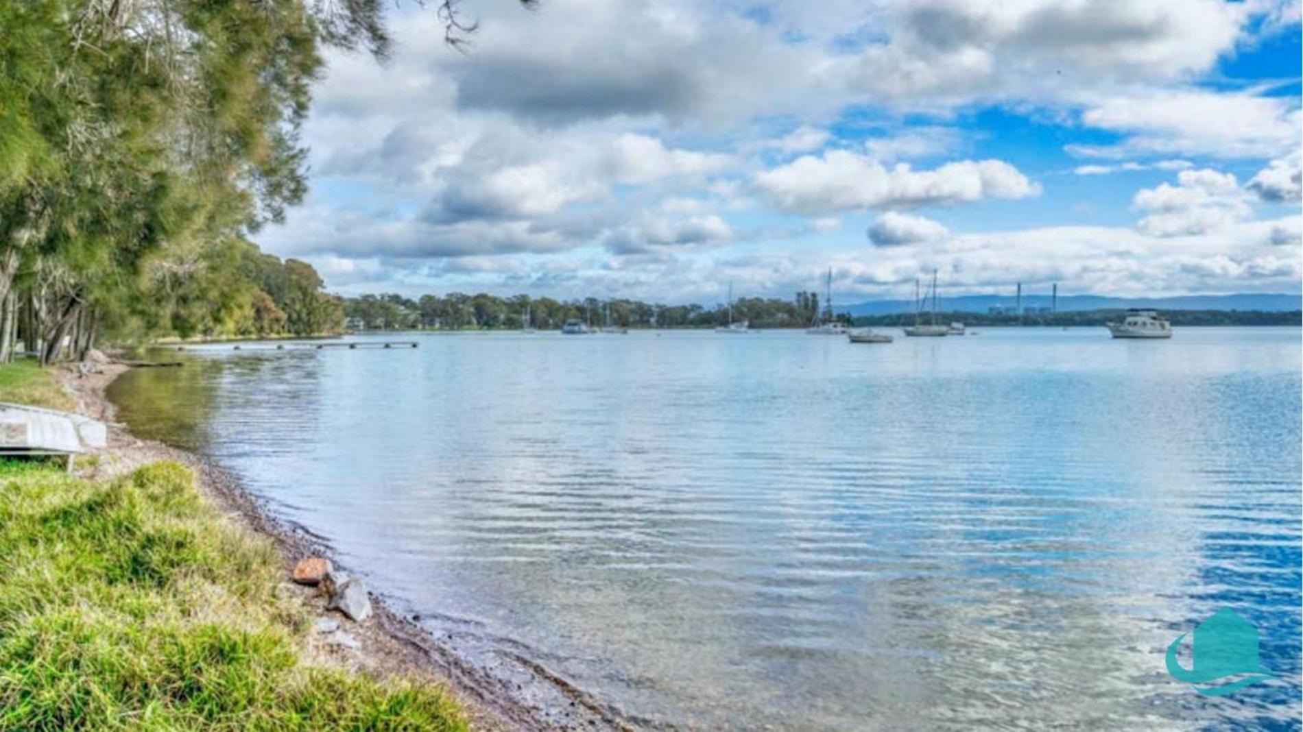 Balcolyns Beauty - the ultimate lakeside escape