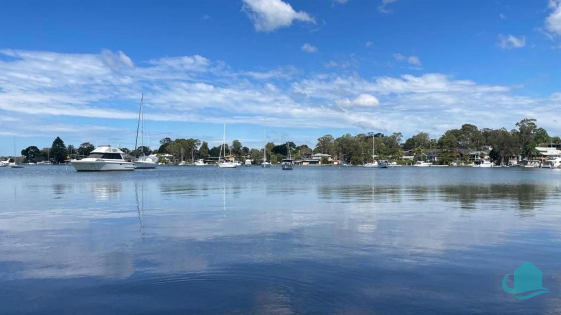 Balcolyns Beauty - the ultimate lakeside escape