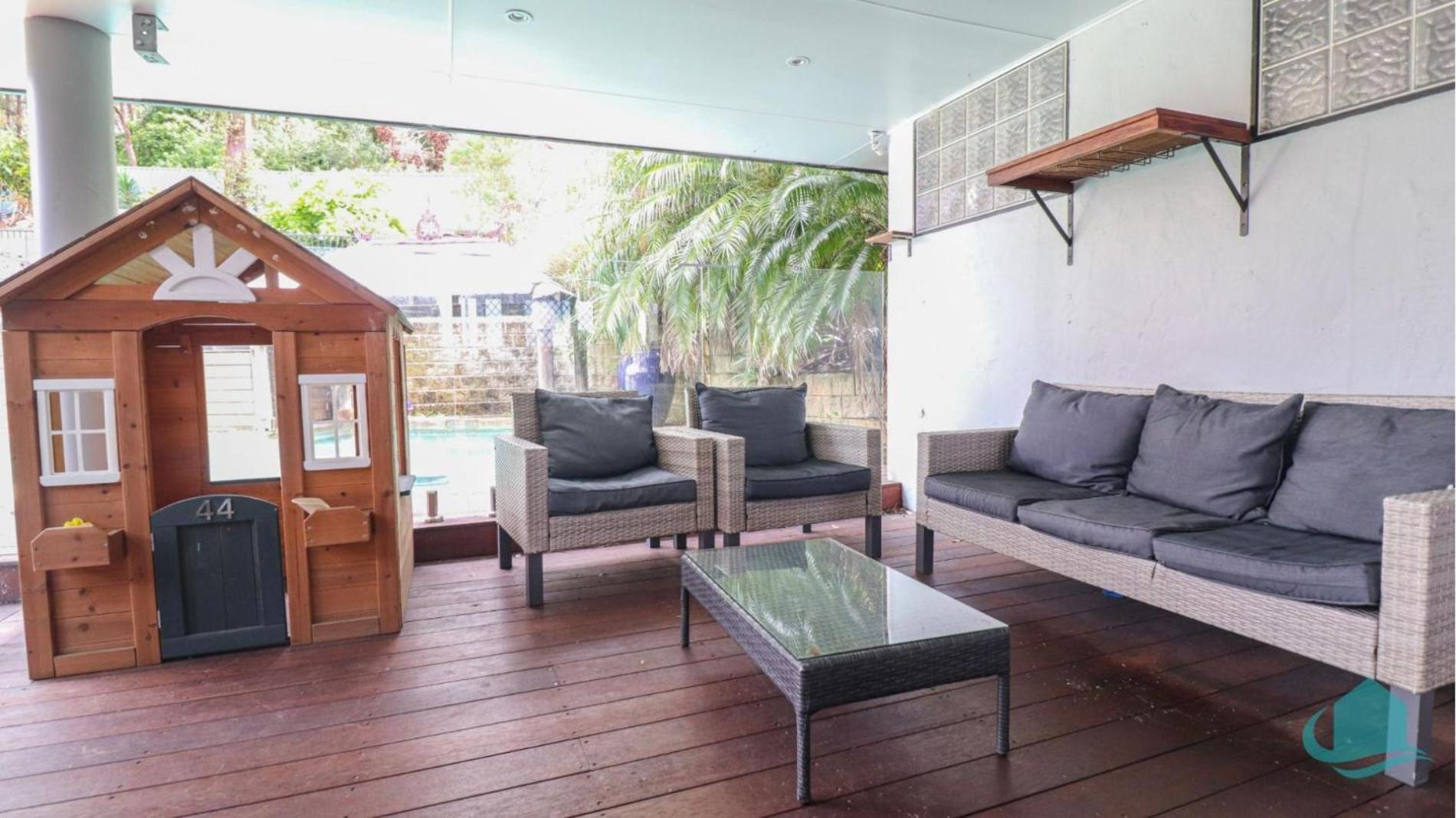 Splendour Hideaway - Luxury pool at Caves Beach