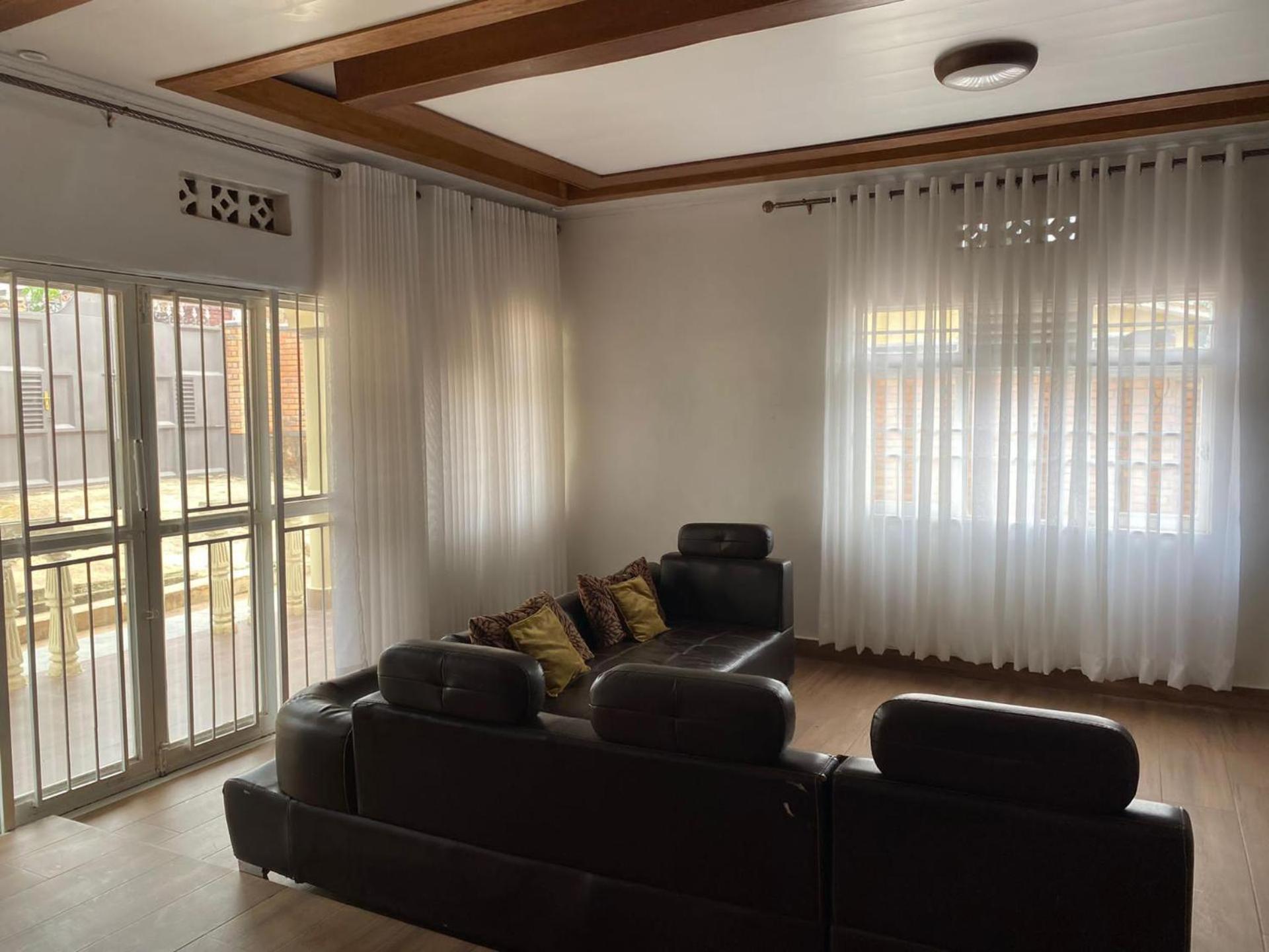 4Bed House- SmartTV- Garden- Pet & Family Friendly view 5