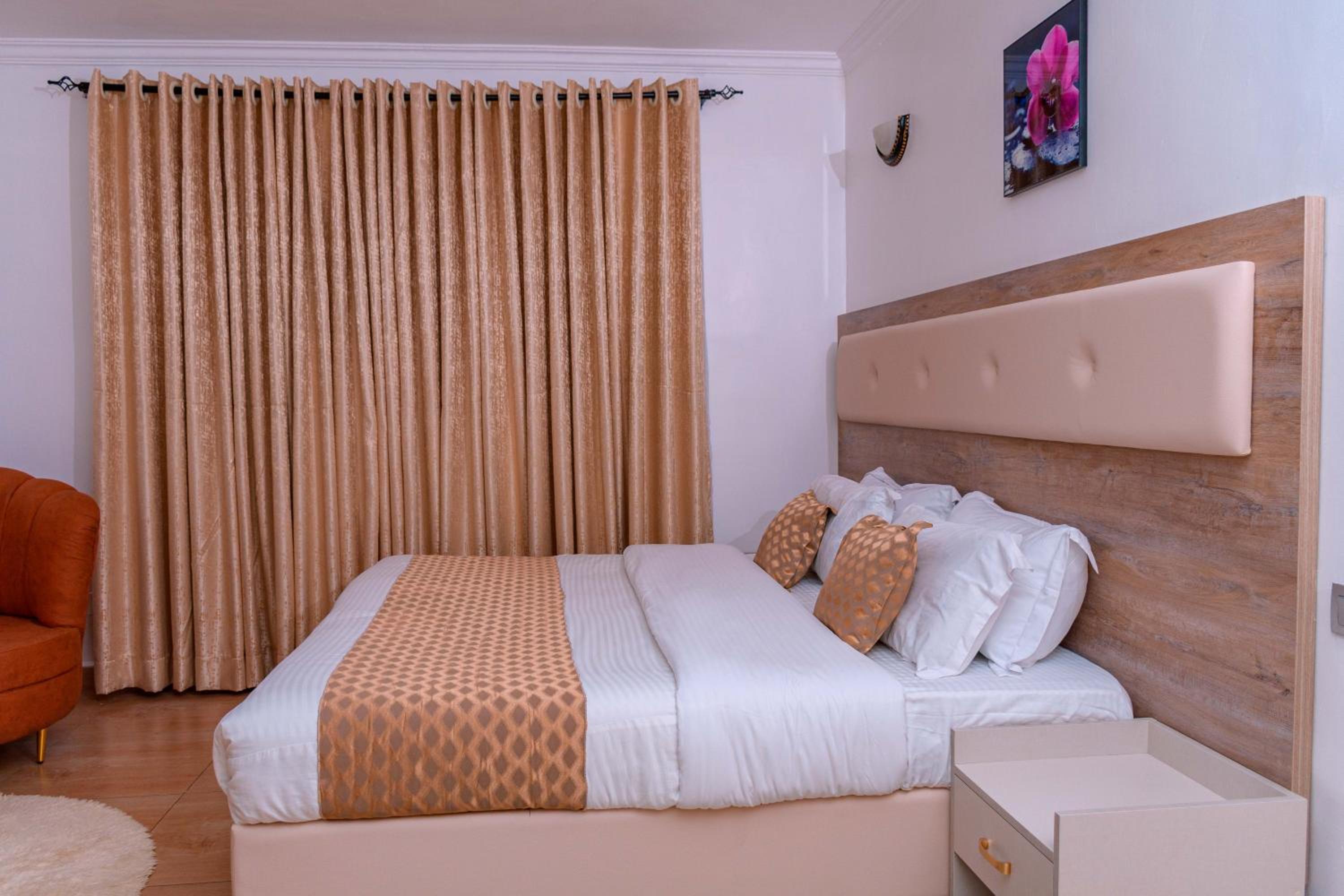 Havan Furnished Apartment-Shawmut view 3