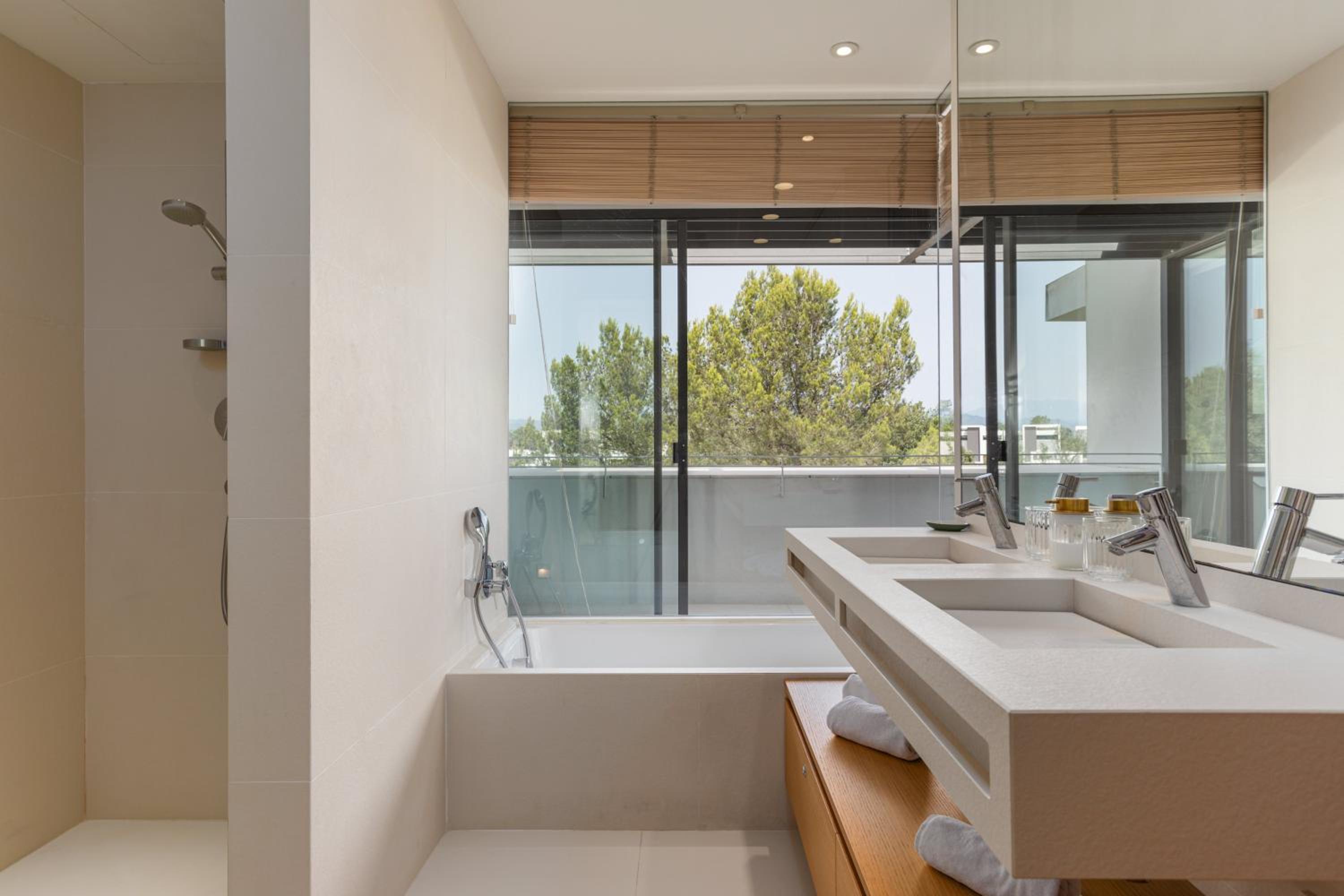 Holiday Rentals at Camiral, a Quinta do Lago Resort
