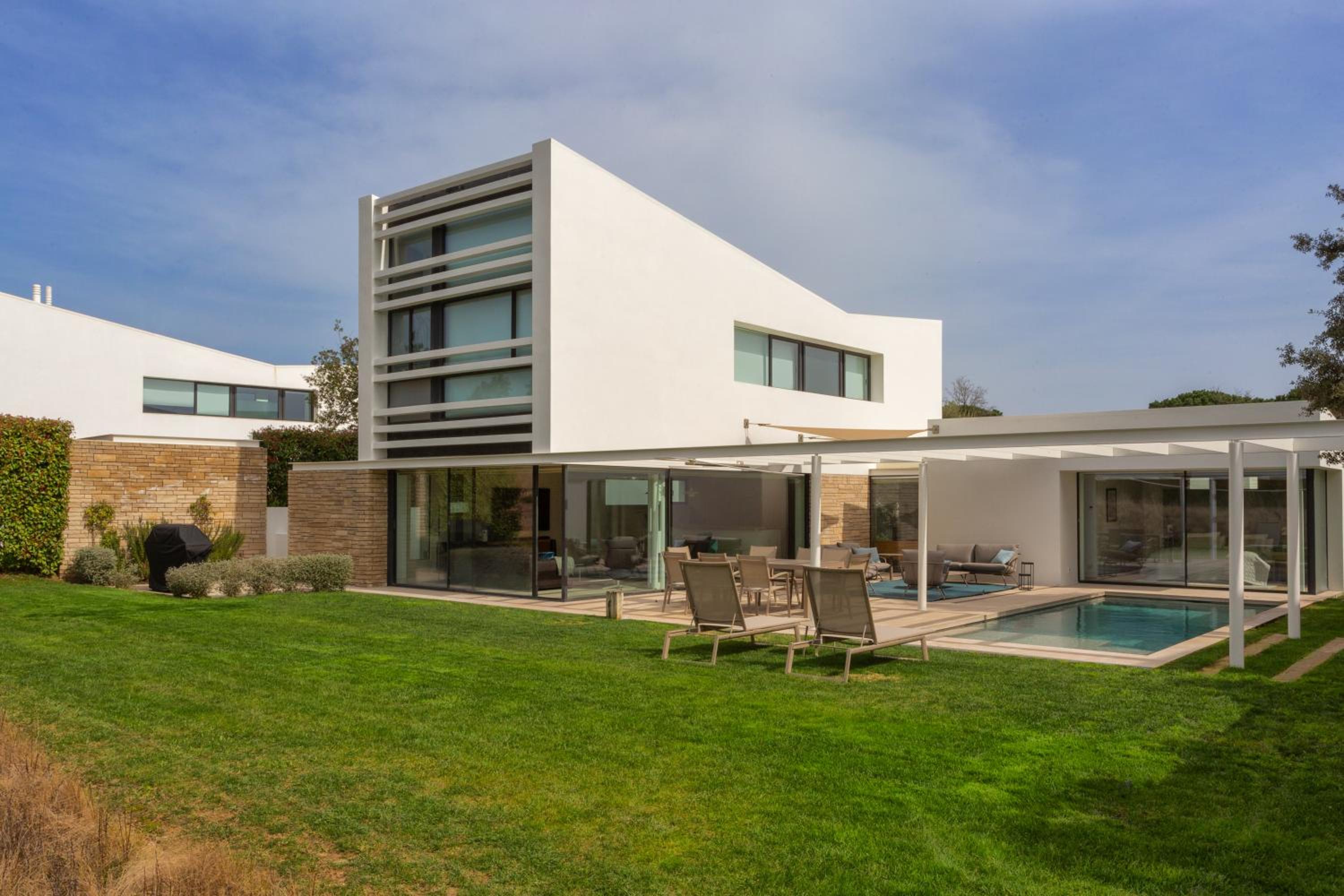 Holiday Rentals at Camiral, a Quinta do Lago Resort