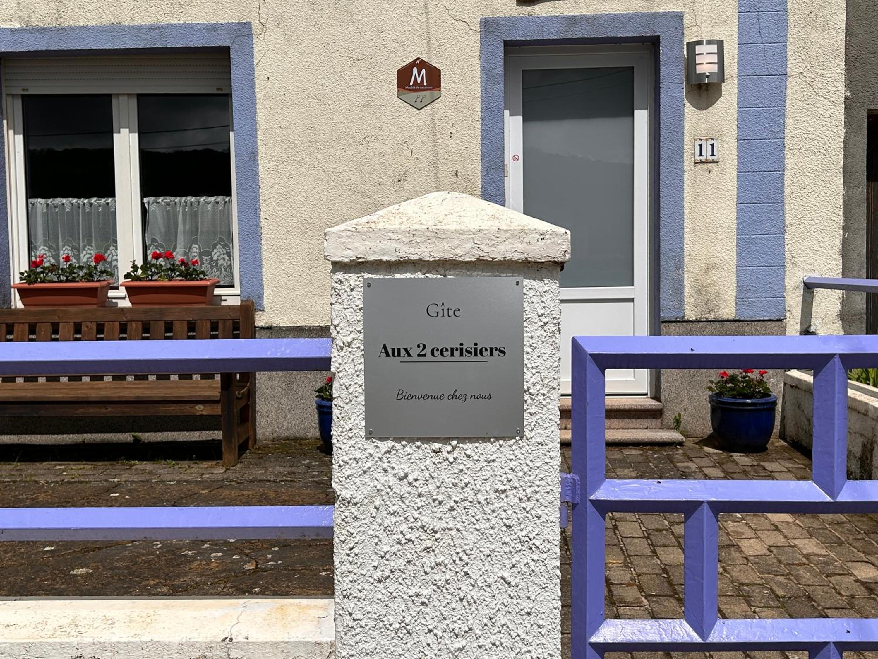 Aux 2 cerisiers