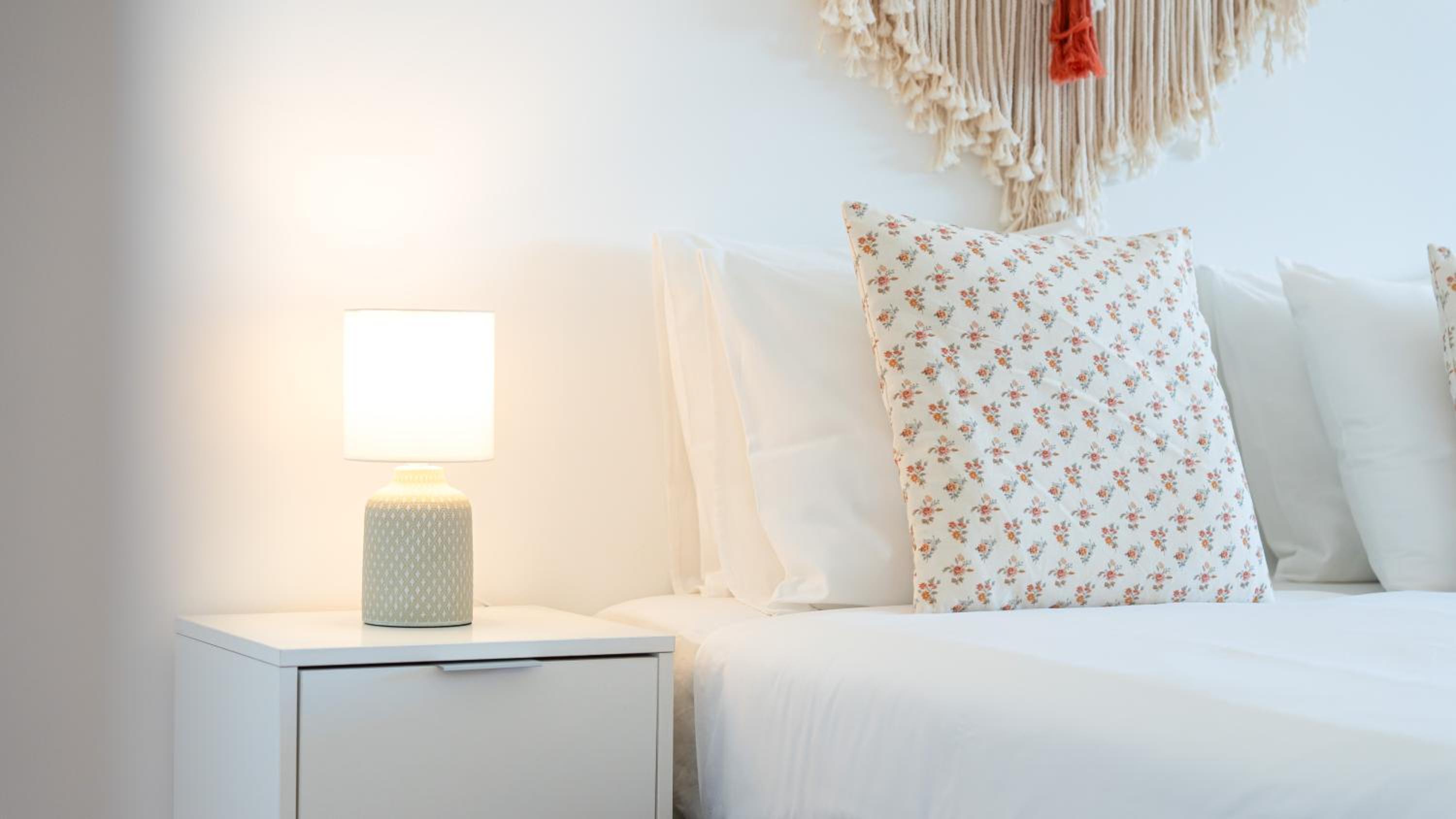 Stylish Studio With Pool by LovelyStay view 5