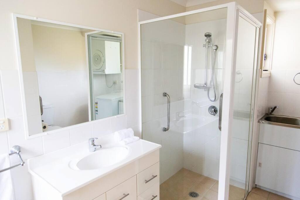 Milton Village Retreat - secluded comfort