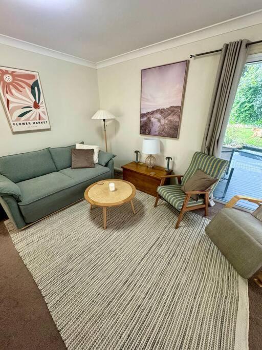 Milton Village Retreat - secluded comfort