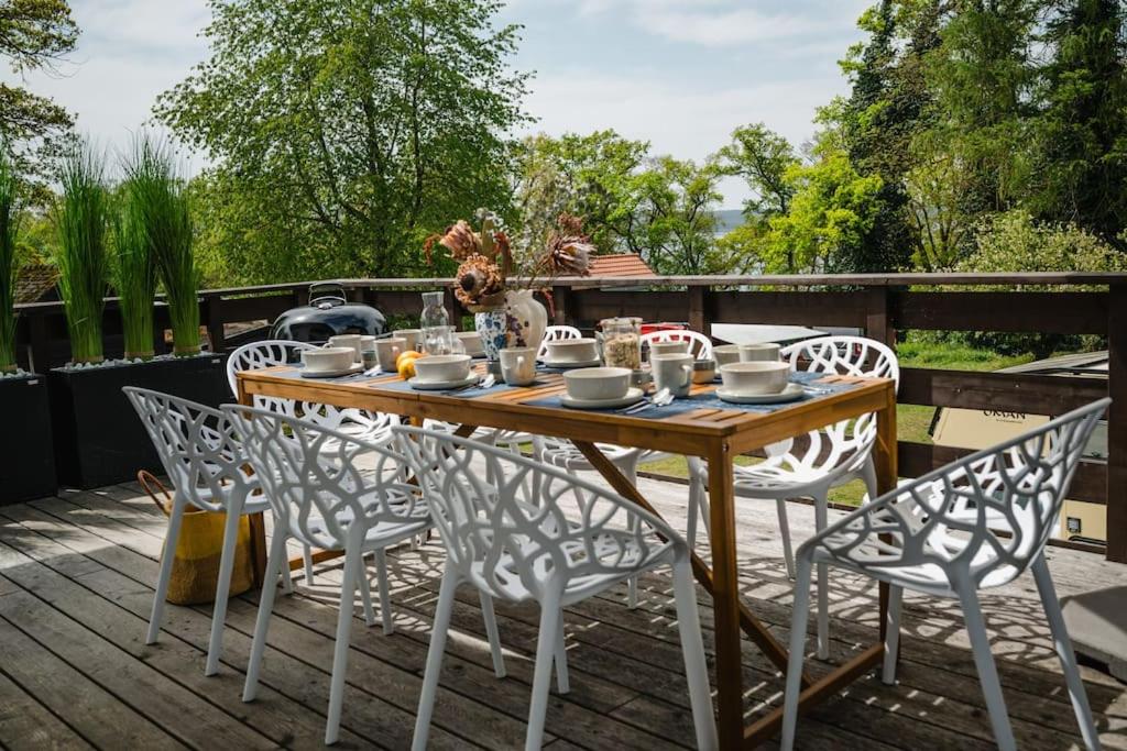 Lake house with sun terrace for 8 guests - Property Image 35