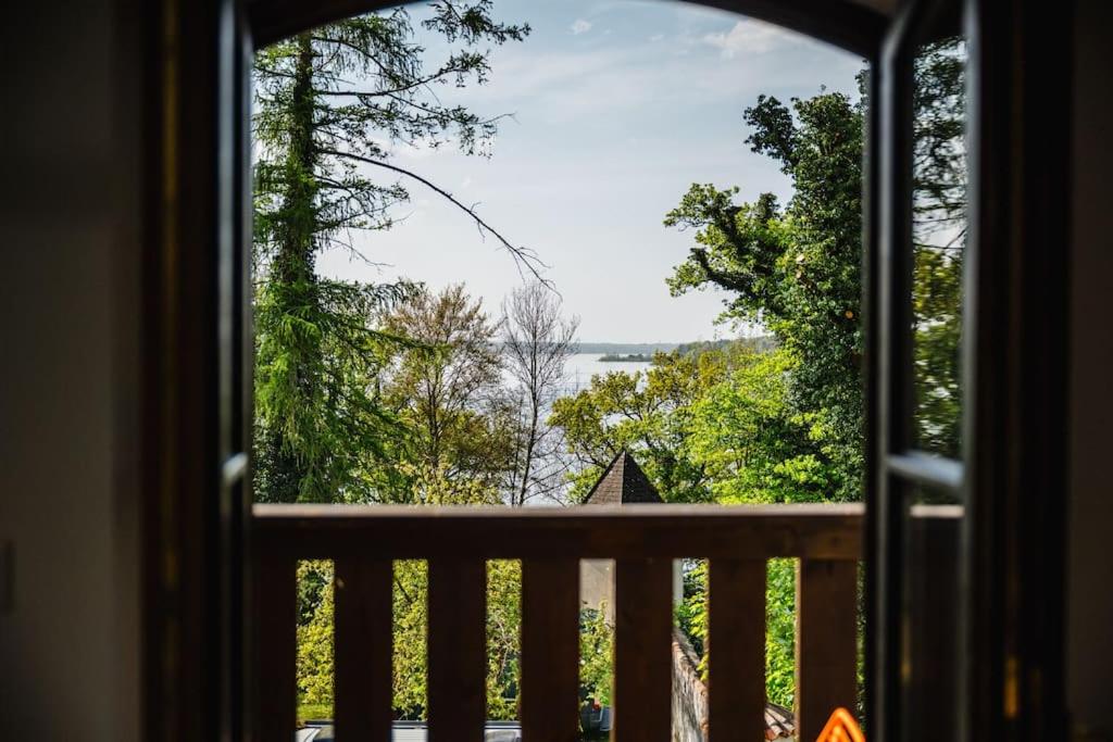 Lake house with sun terrace for 8 guests - Property Image 8