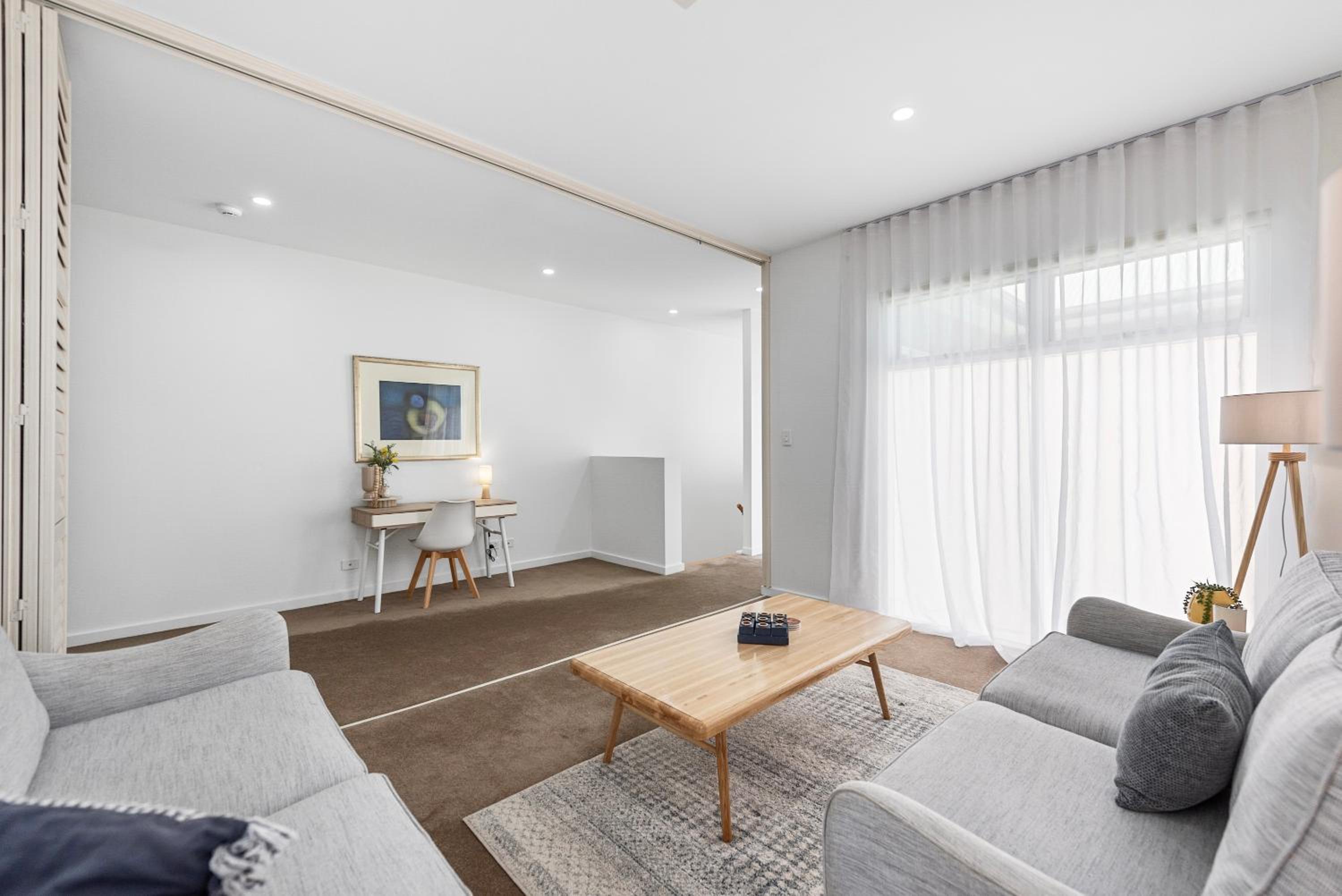 Stylish Home, Family - Walk to Pub,Cafes, 1KM CBD!