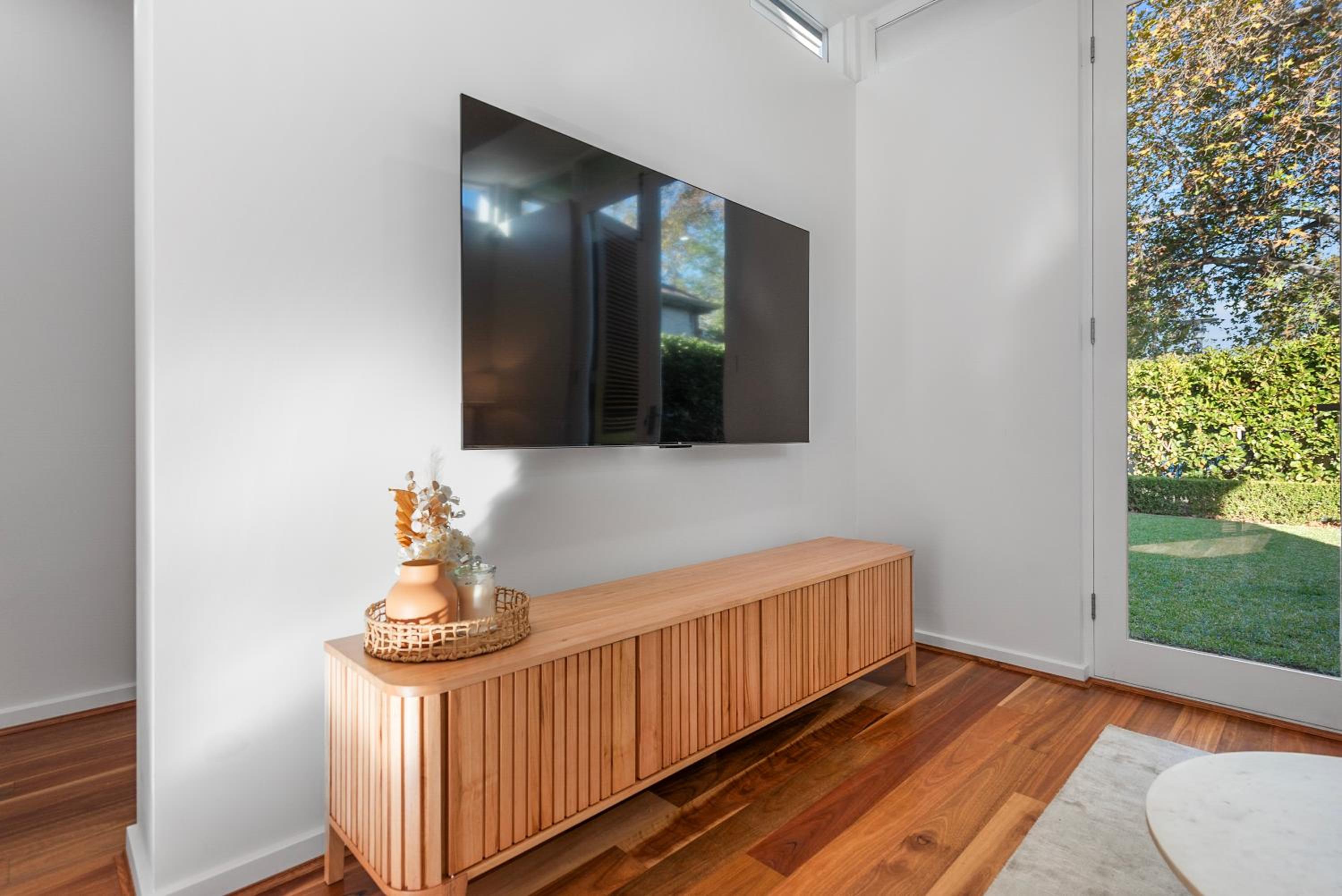 Stylish Home, Family - Walk to Pub,Cafes, 1KM CBD!