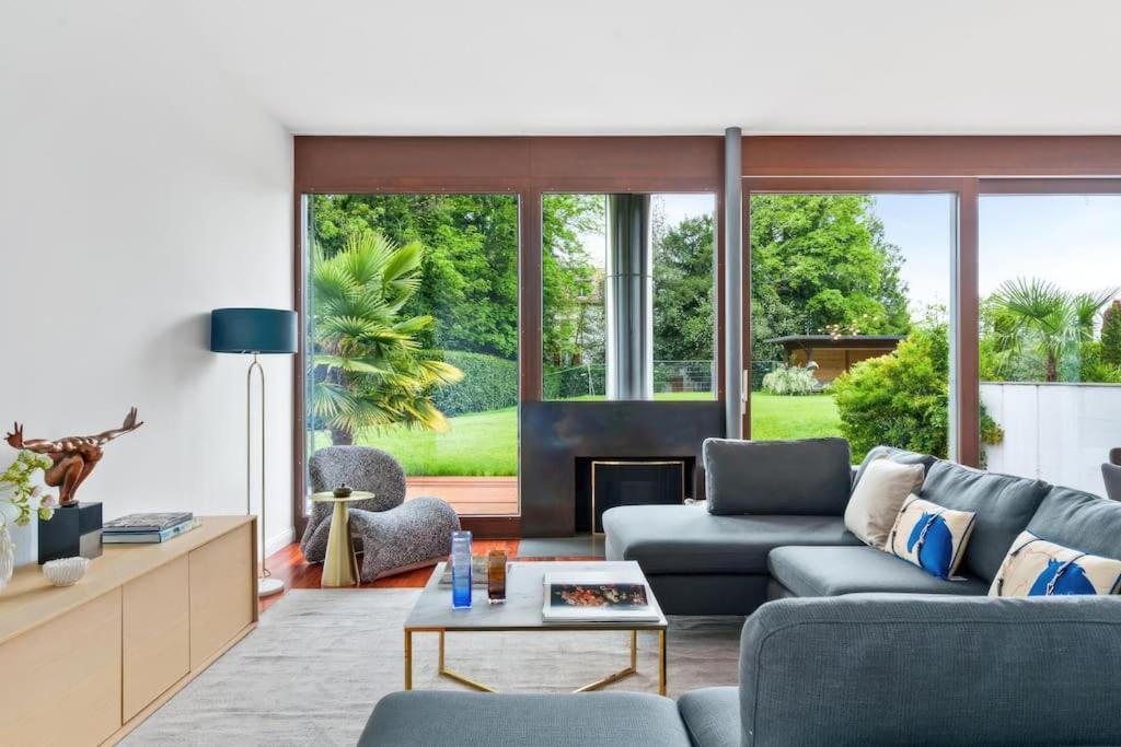 5-Bedroom Villa - Mountain Views