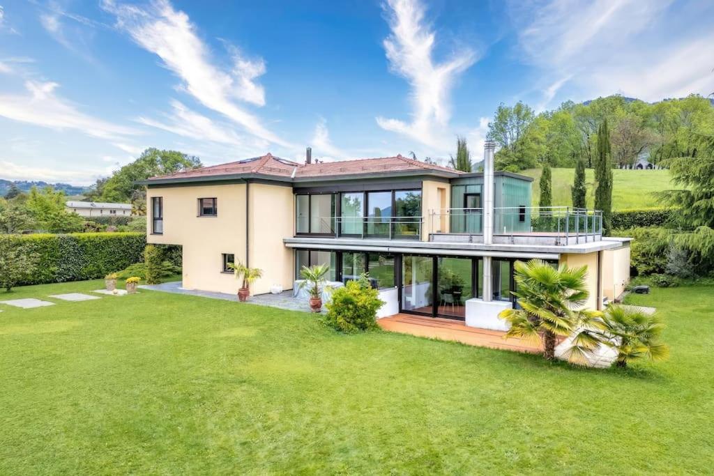 5-Bedroom Villa - Mountain Views