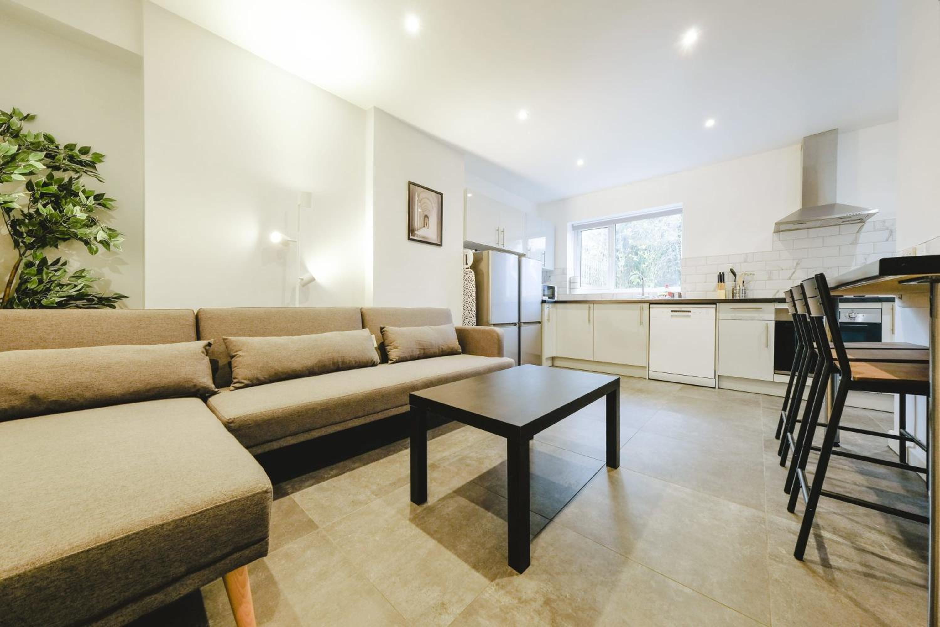 Wordsworth 6 bedroom house