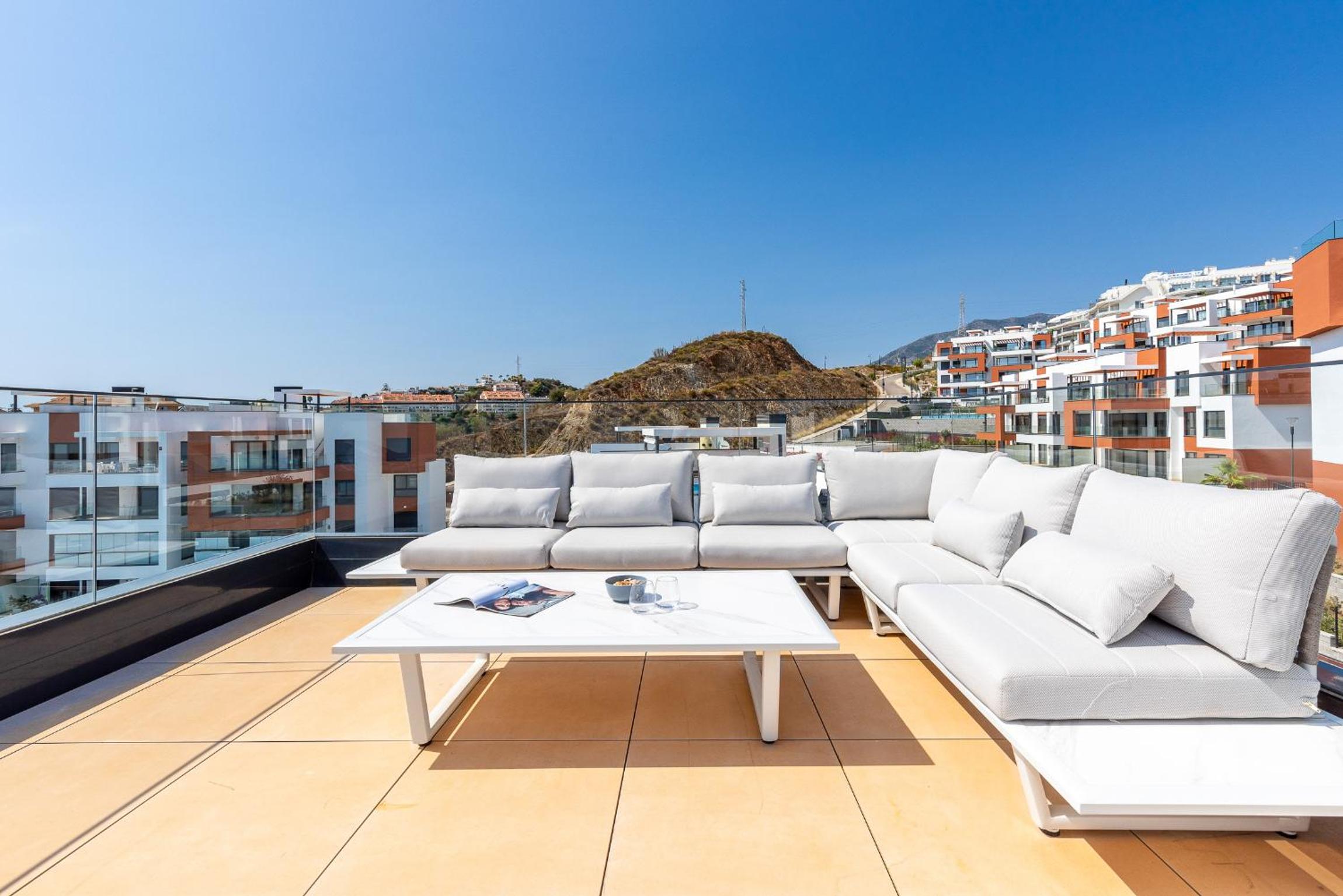Penthouse Middle Views