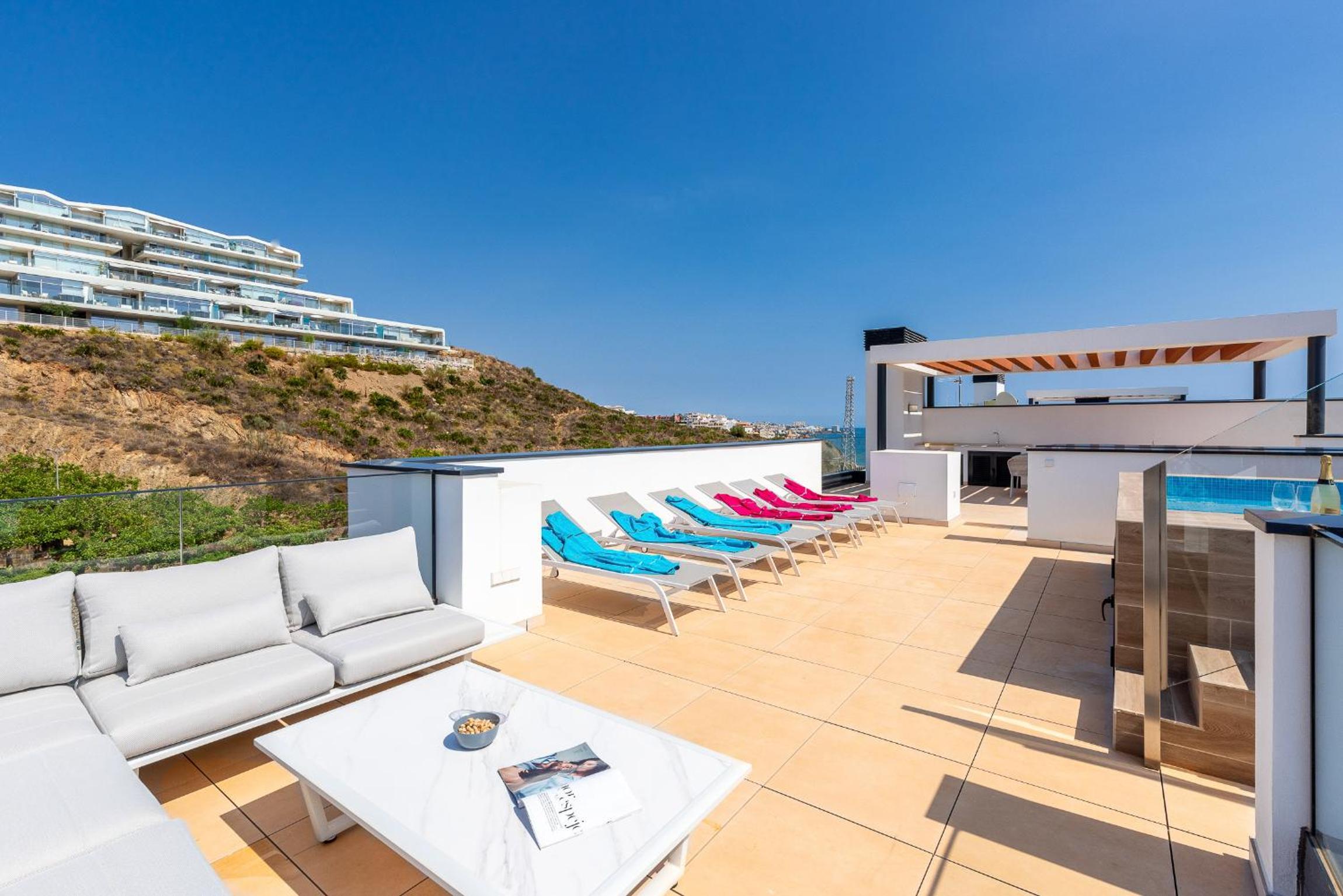 Penthouse Middle Views